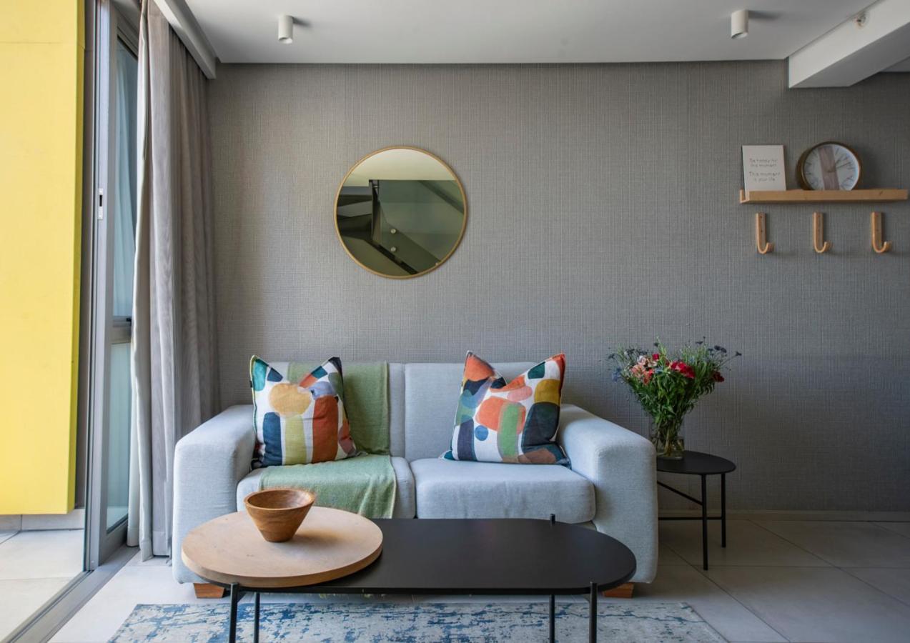 Sophisticated City Escape - Luxury De Waterkant Stay