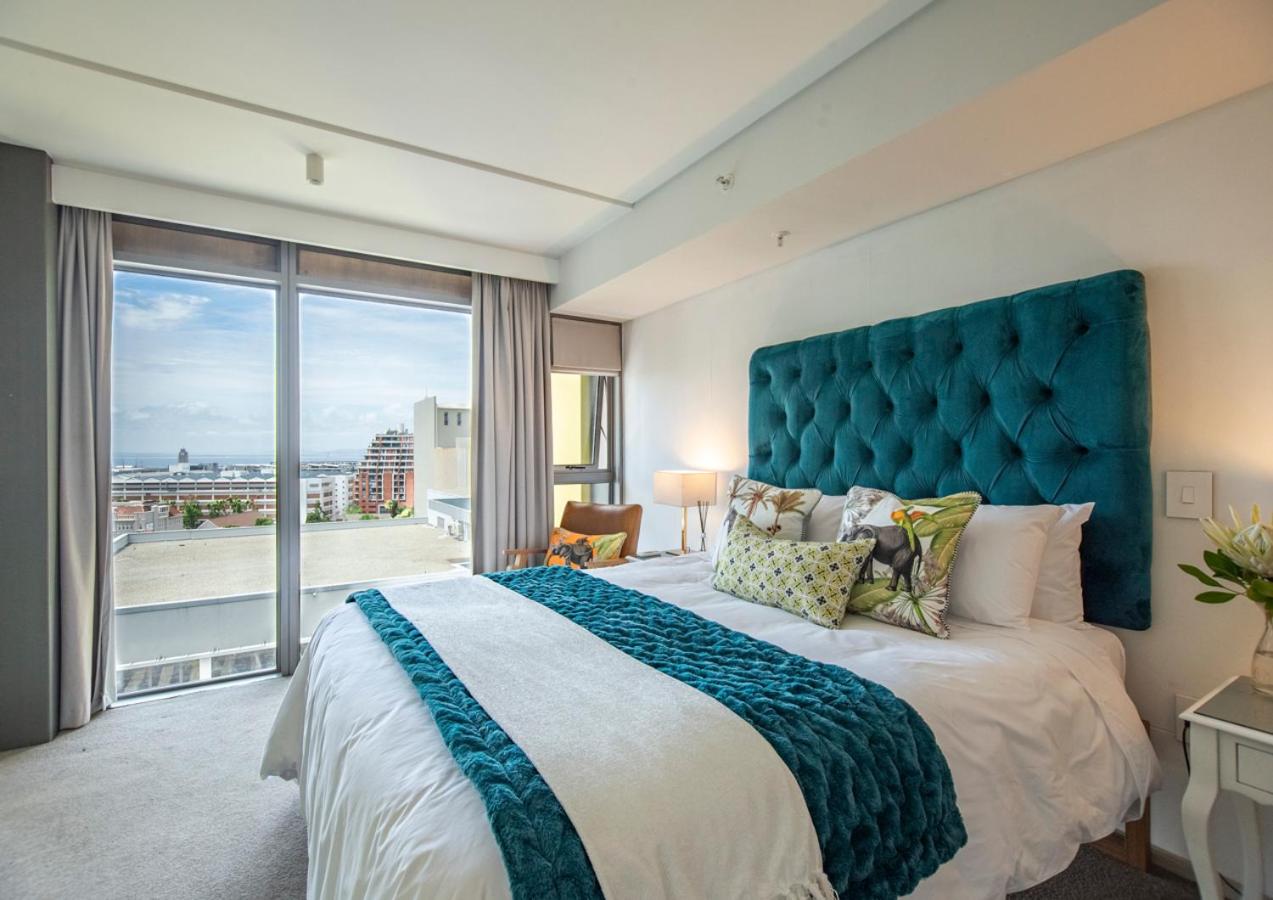 Sophisticated City Escape - Luxury De Waterkant Stay