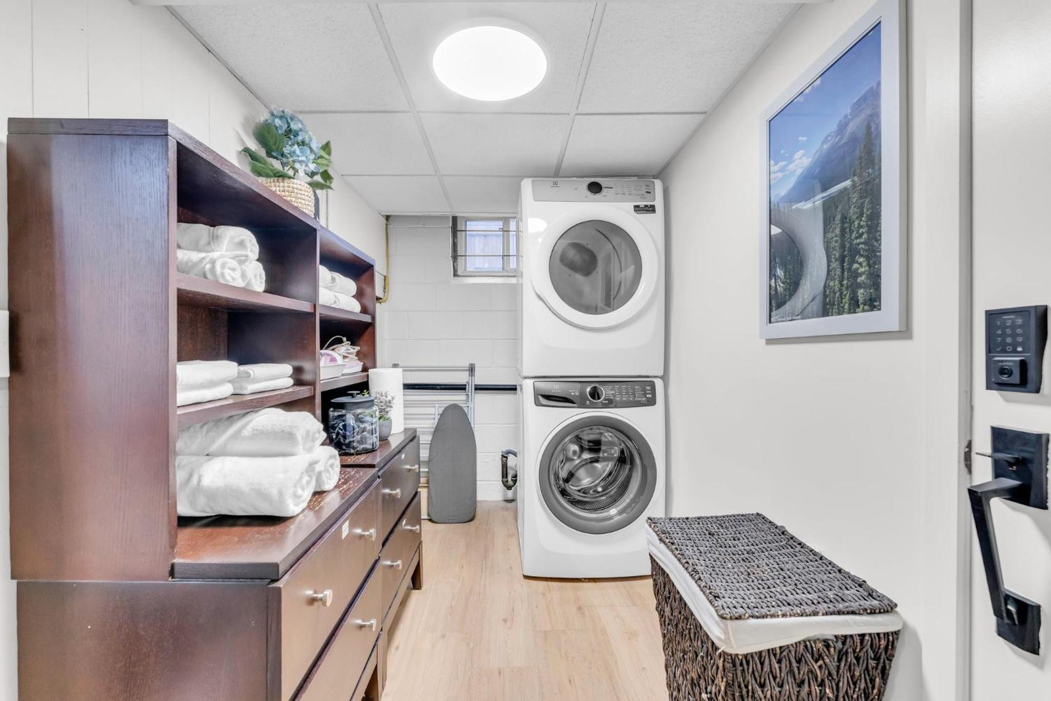 Bright 2-Bedroom Apartment