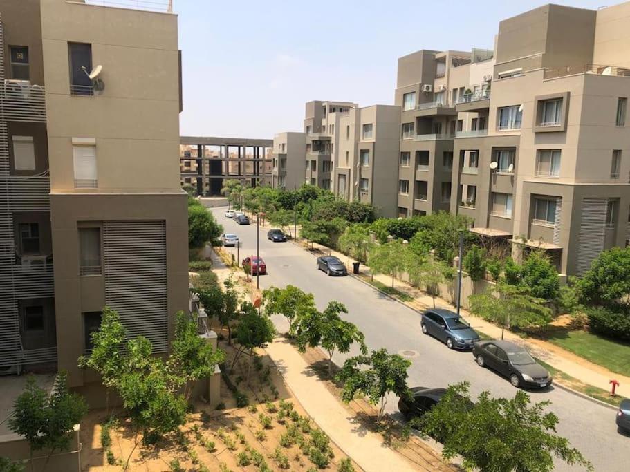 Sunny Bright 1BR in Palm Hills