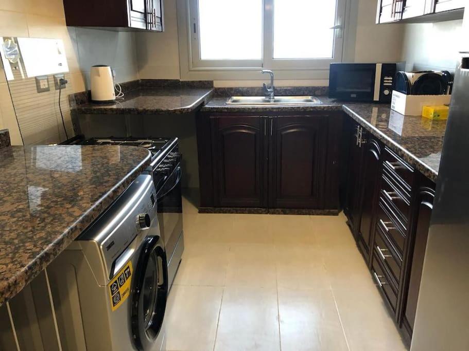 Sunny Bright 1BR in Palm Hills