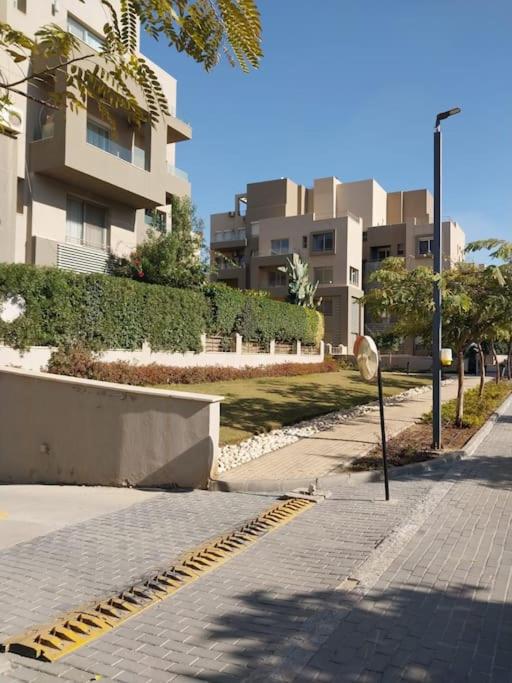 Sunny Bright 1BR in Palm Hills