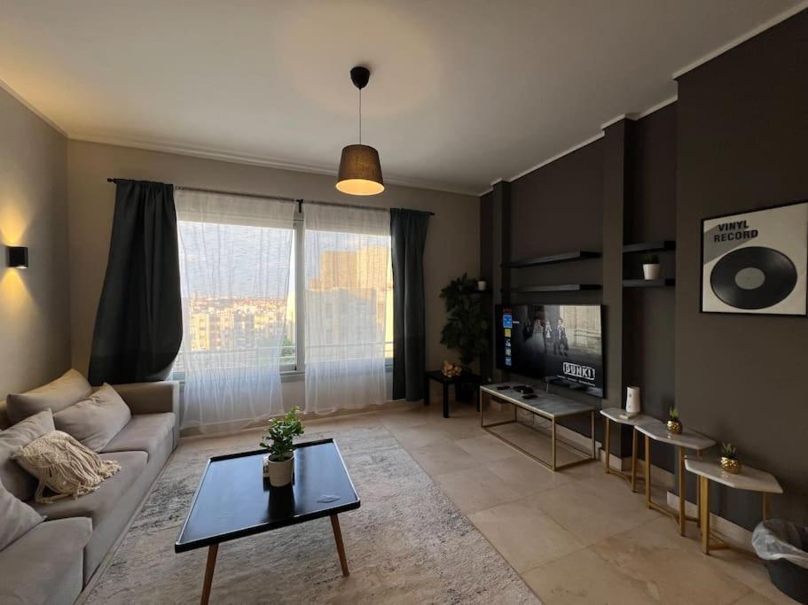 Sunny Bright 1BR in Palm Hills