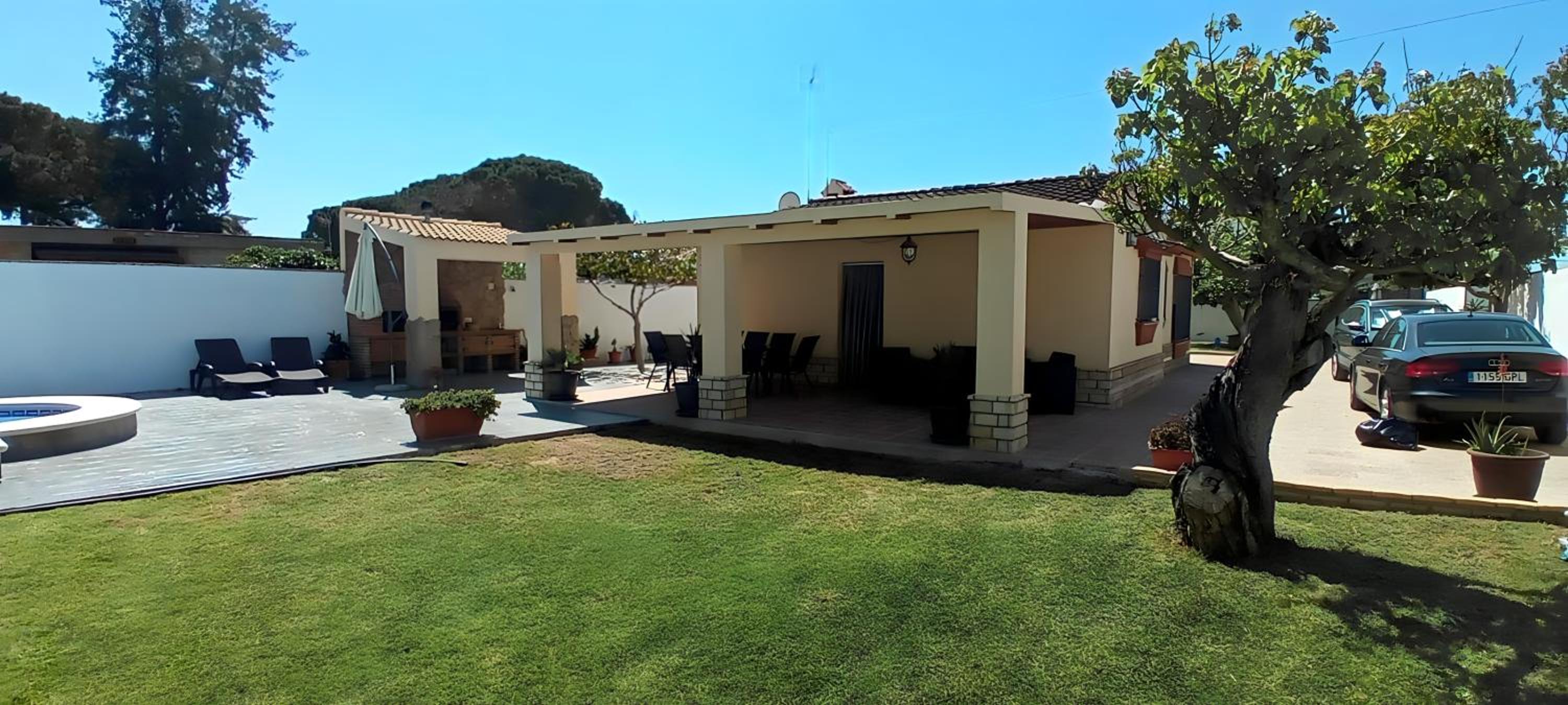 Chalet con piscina privada en Chiclana photo 2