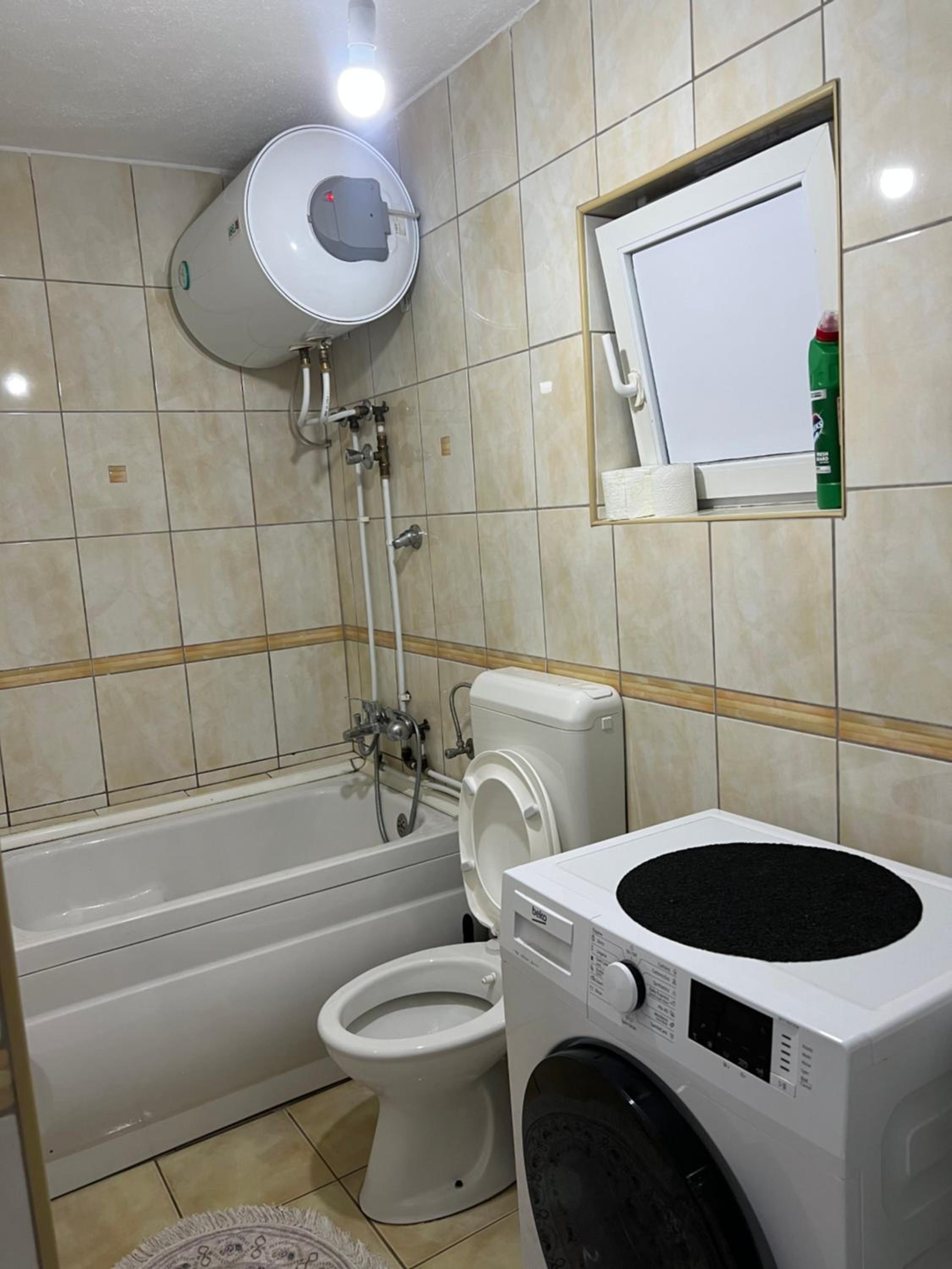July Apartment, photo 9