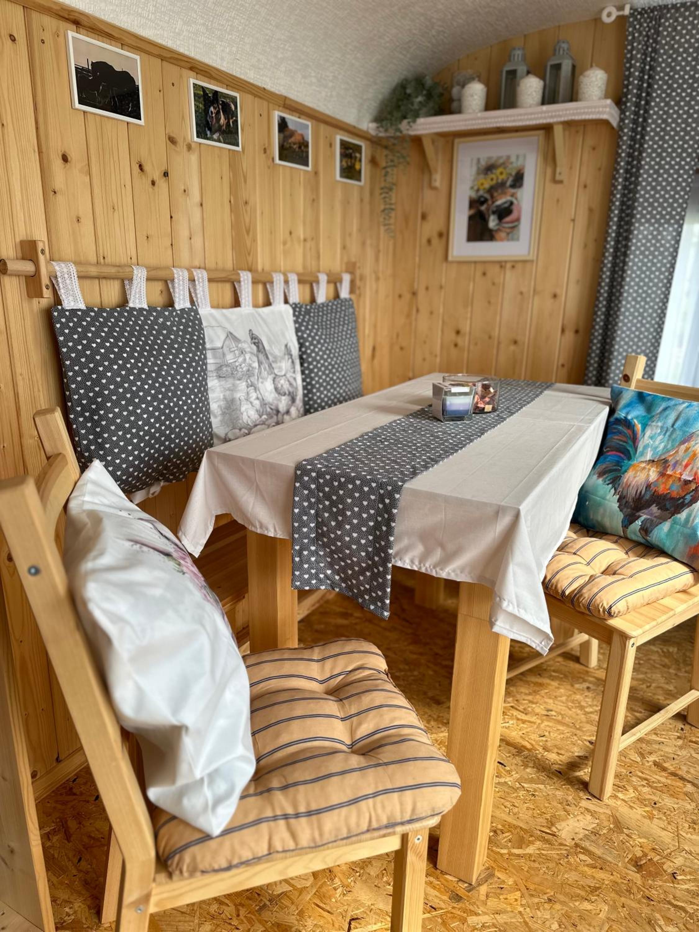 Horská maringotka na farmě