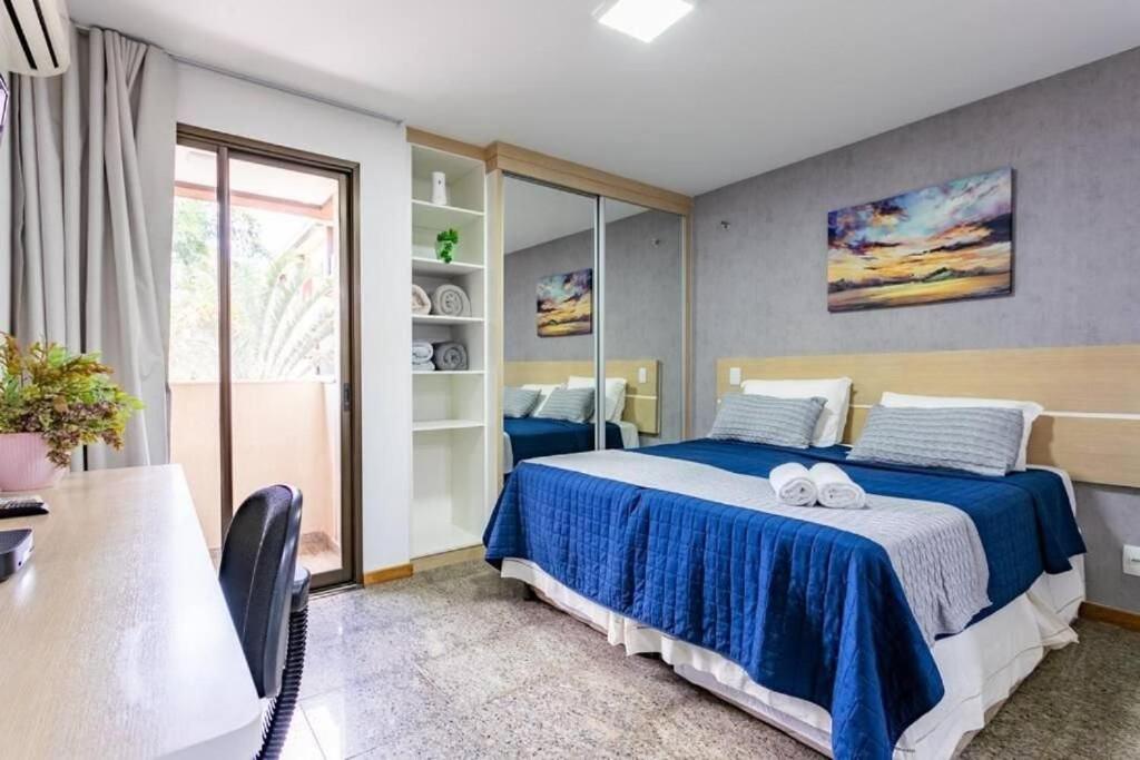 Life Resort beira lago próx a esplanada
