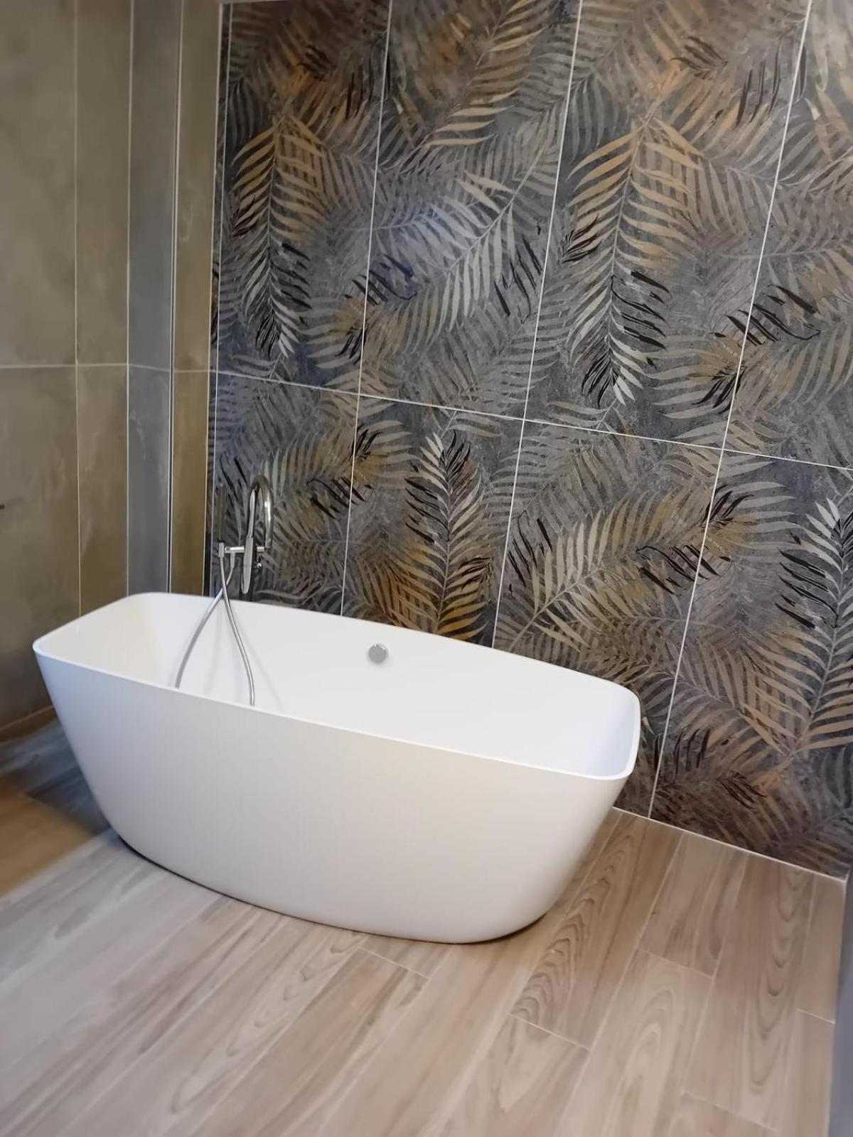 Villa Iris en Imola — bathroom