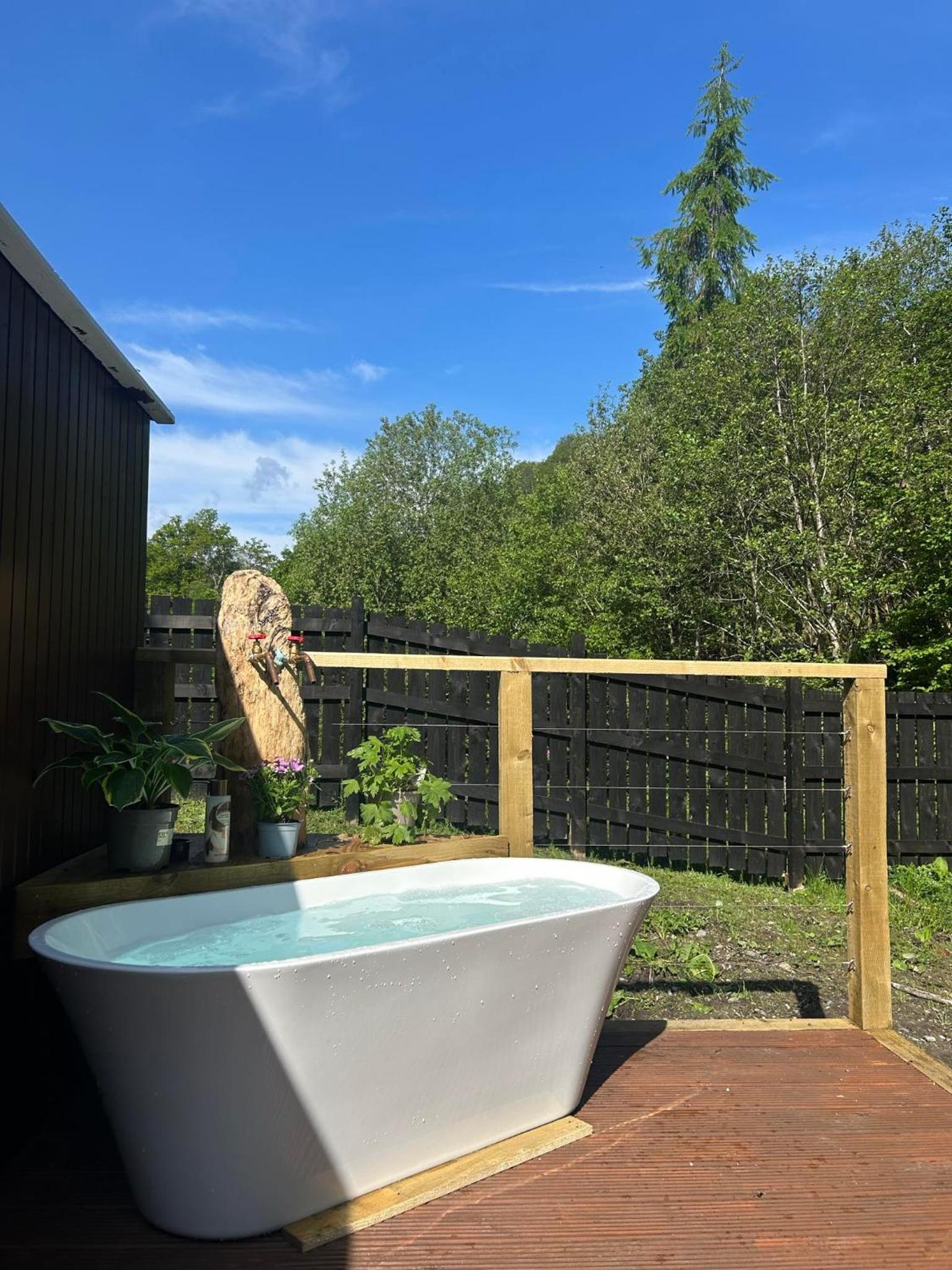 Appin Holiday Homes - Lodges, Shepherds Hut and Train Carriage stays view 2