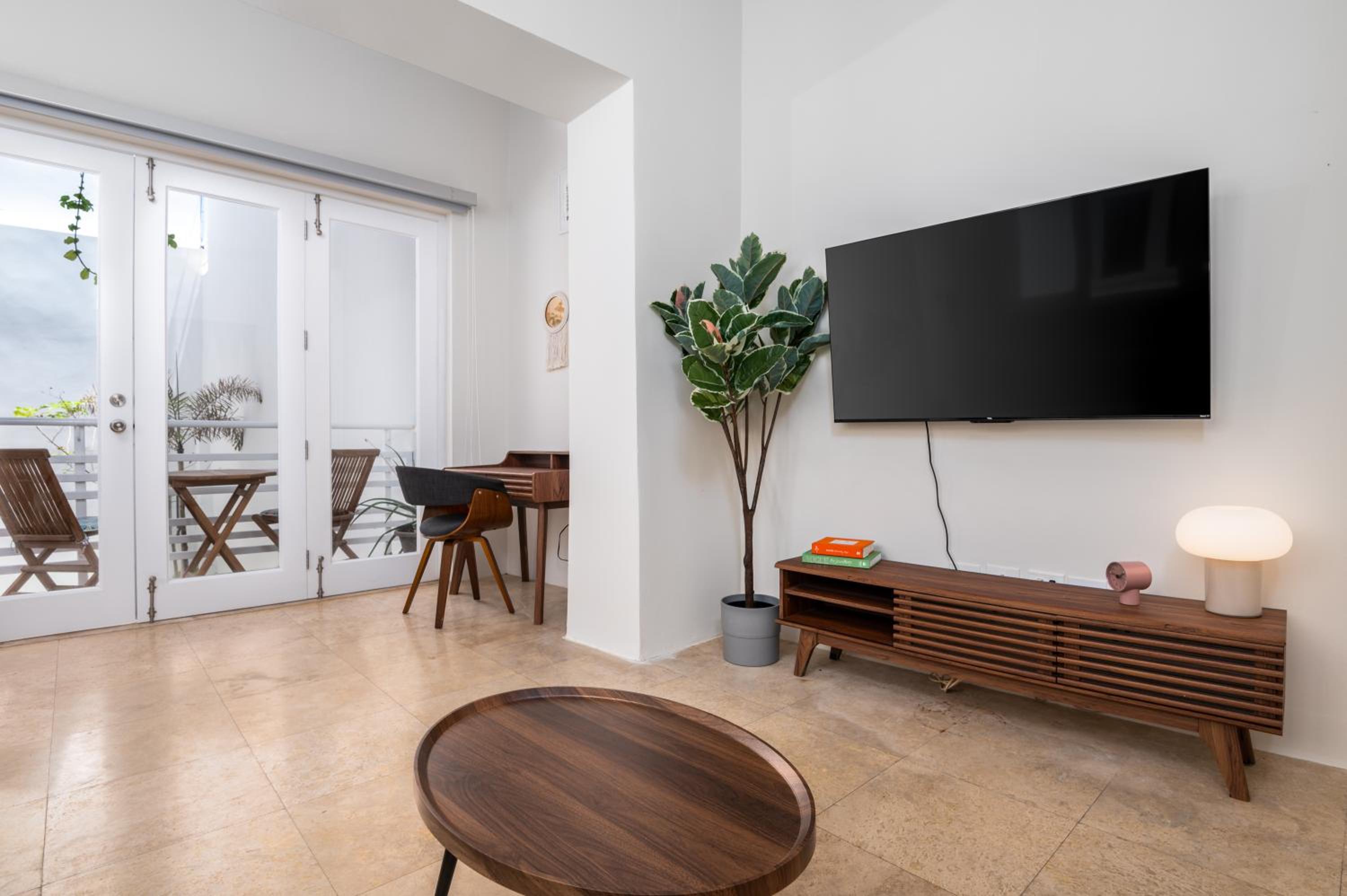 2-BR Apt centrally located in OSJ!