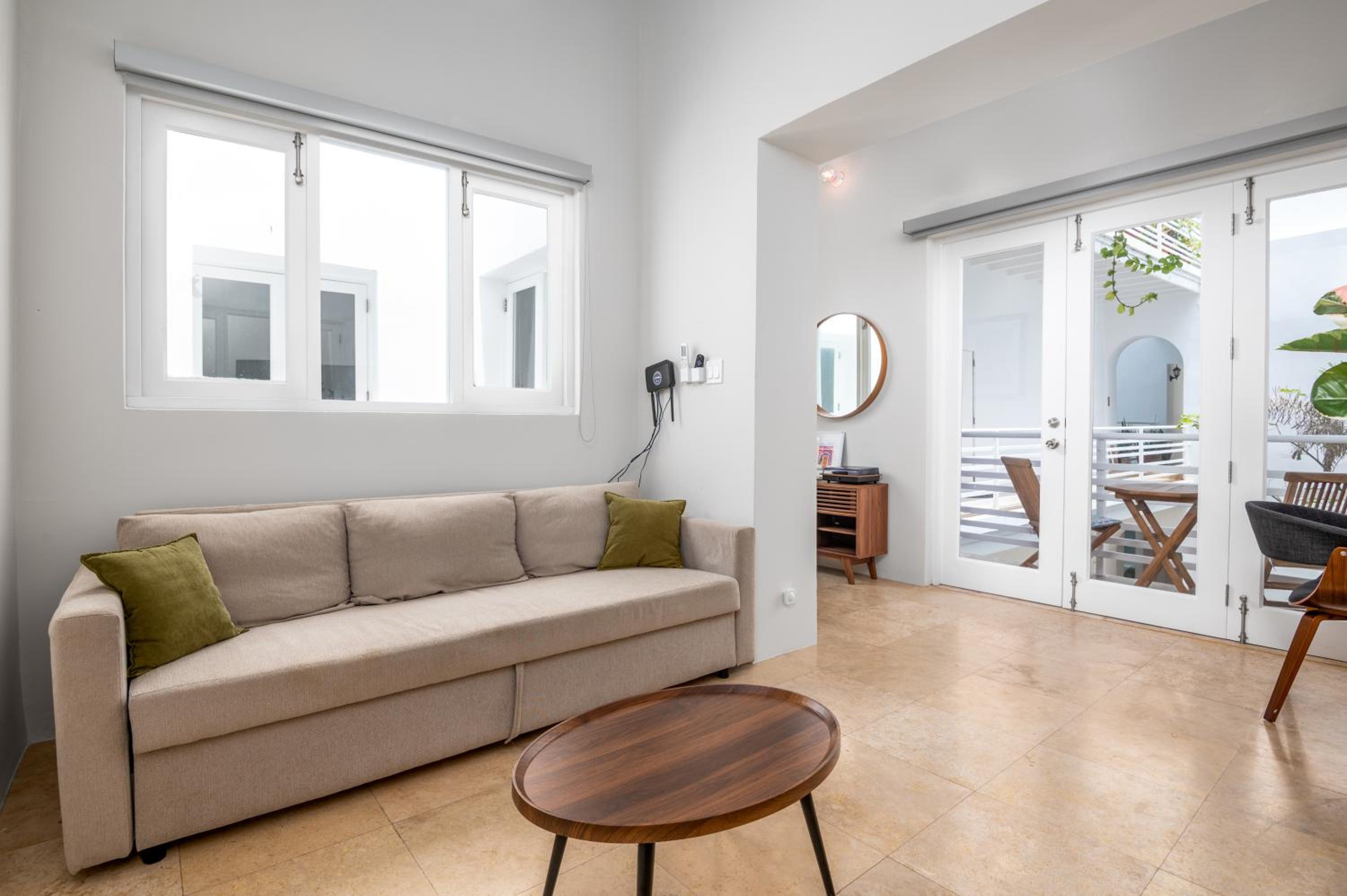 2-BR Apt centrally located in OSJ!