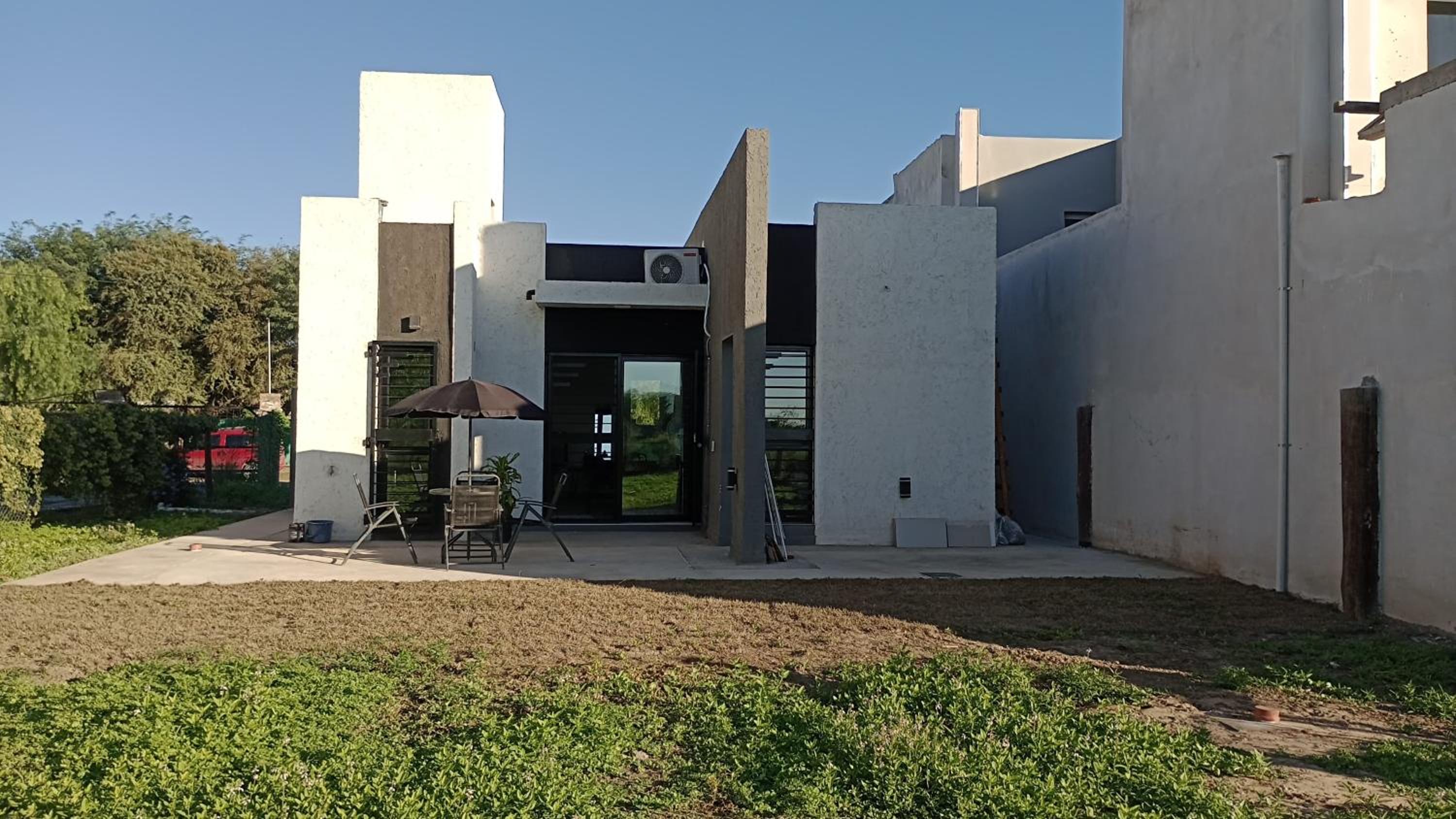 Moderna y Confortable casa nueva
