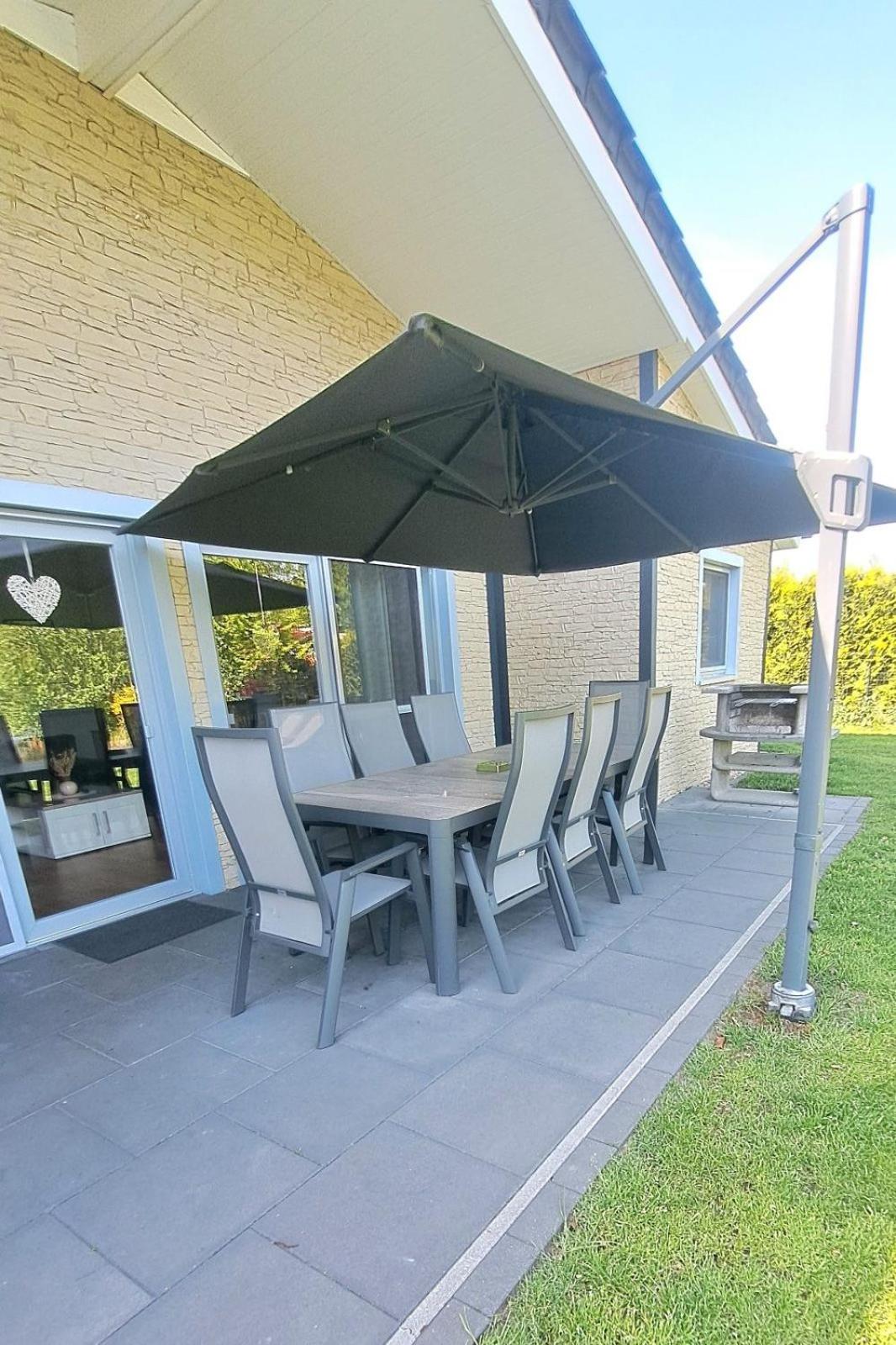 Ferienhaus Deluxe, direkt am See, mit hauseigener Panorama Außensauna, zwei Badezimmern, Tretboot, Kamin, in direkter nähe zum Kinderspieleparadies sowie R