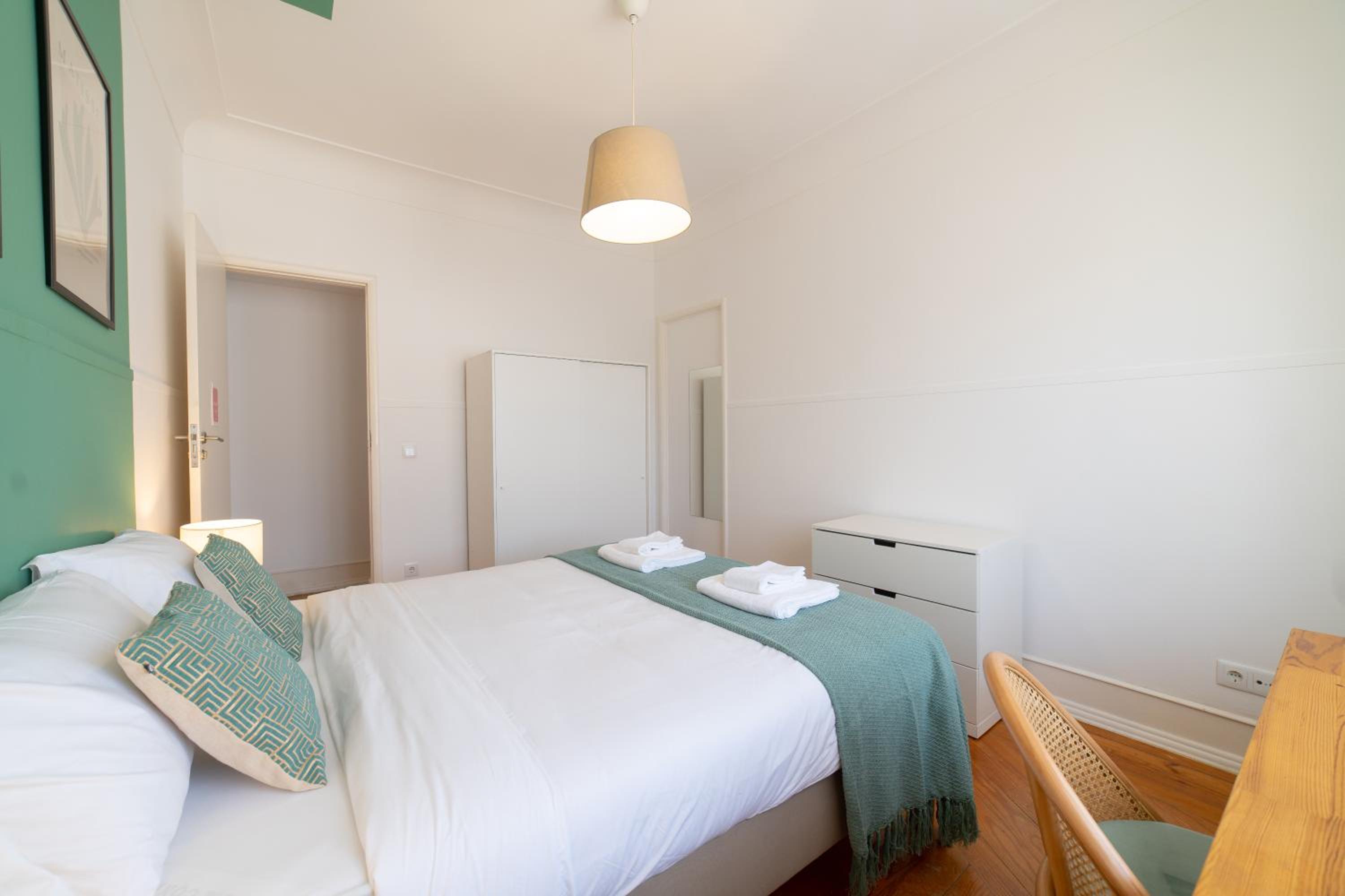 Desterro 2 - Historical four-bedroom apartment