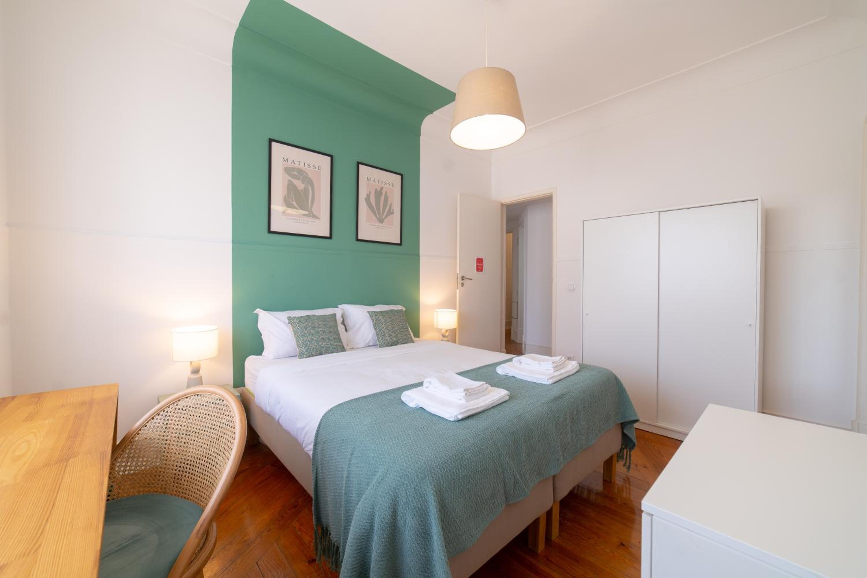 Desterro 2 - Historical four-bedroom apartment