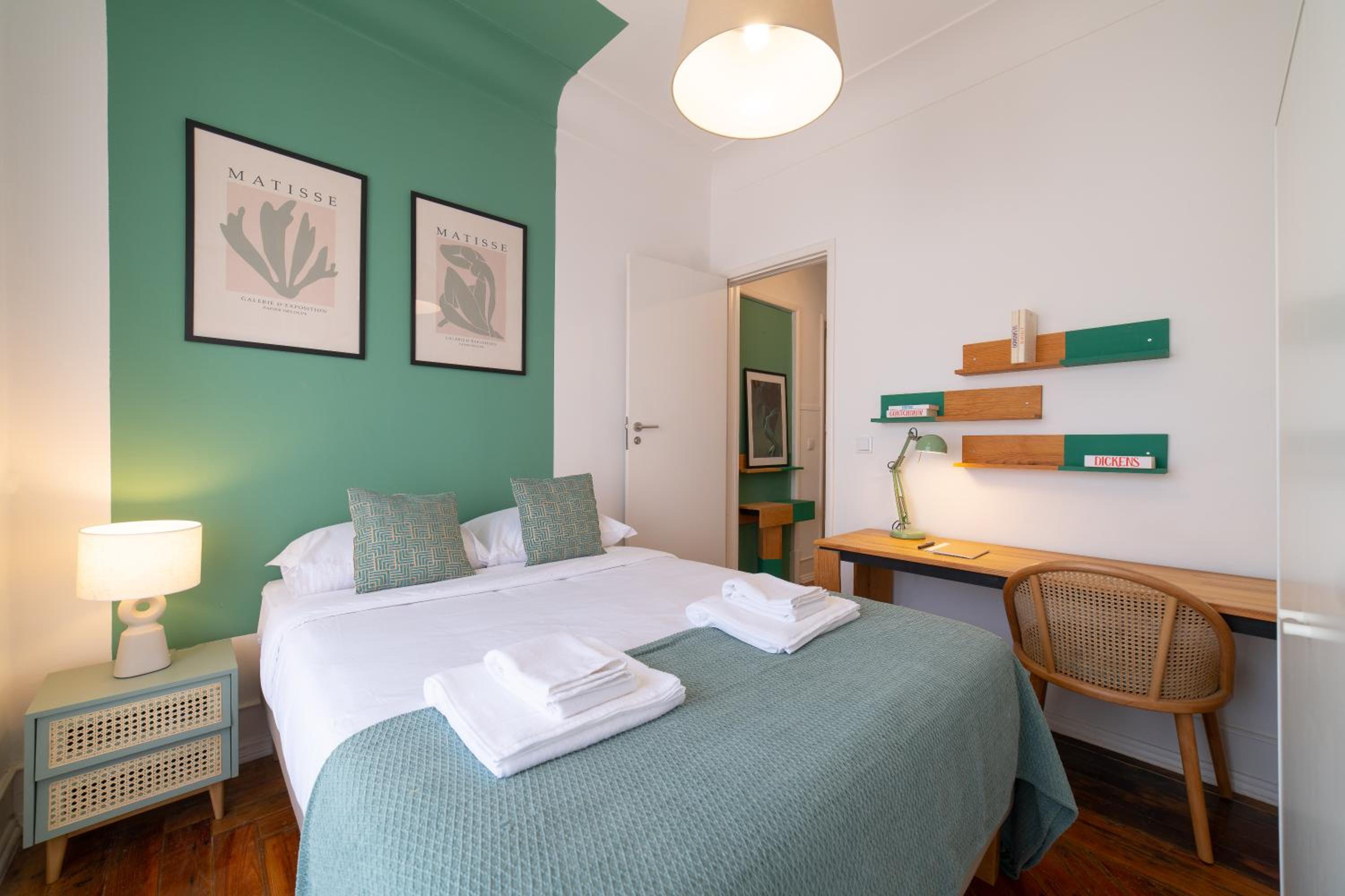 Desterro 2 - Historical four-bedroom apartment