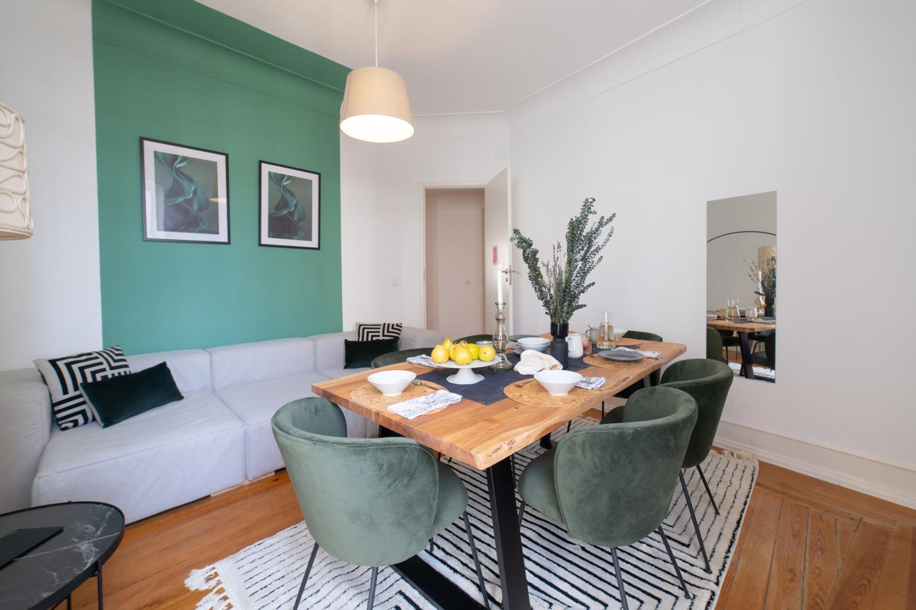 Desterro 2 - Historical four-bedroom apartment