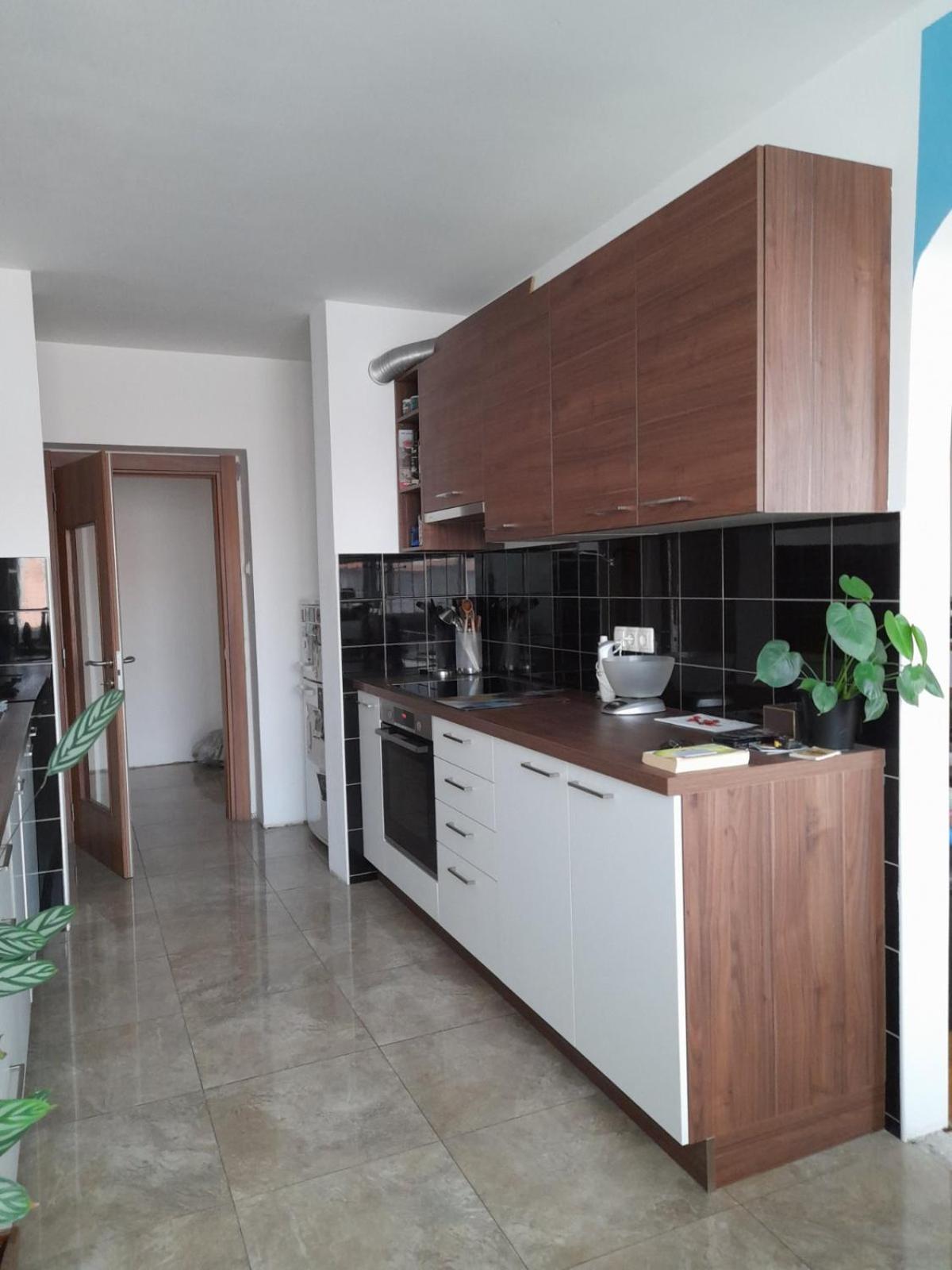 Room for women or couples view 3
