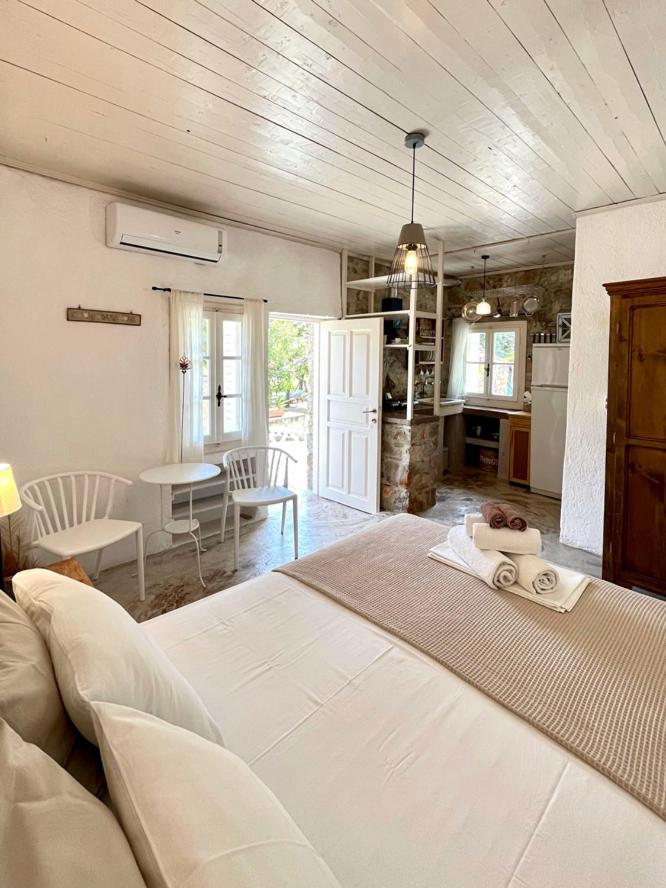 Lithea Villas and Studios by the Sea