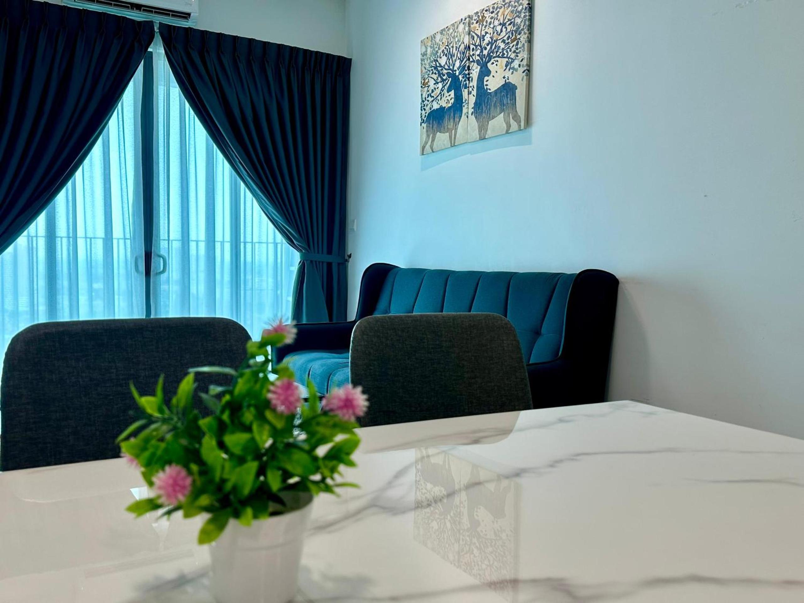 Suite BigStudio @Meritus Residensi photo 3