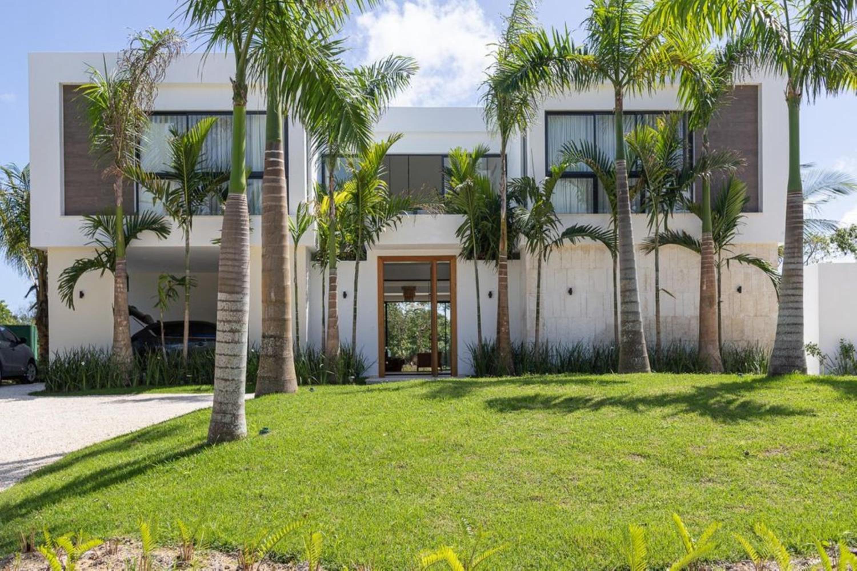 Located in one of the most exclusive areas view 3