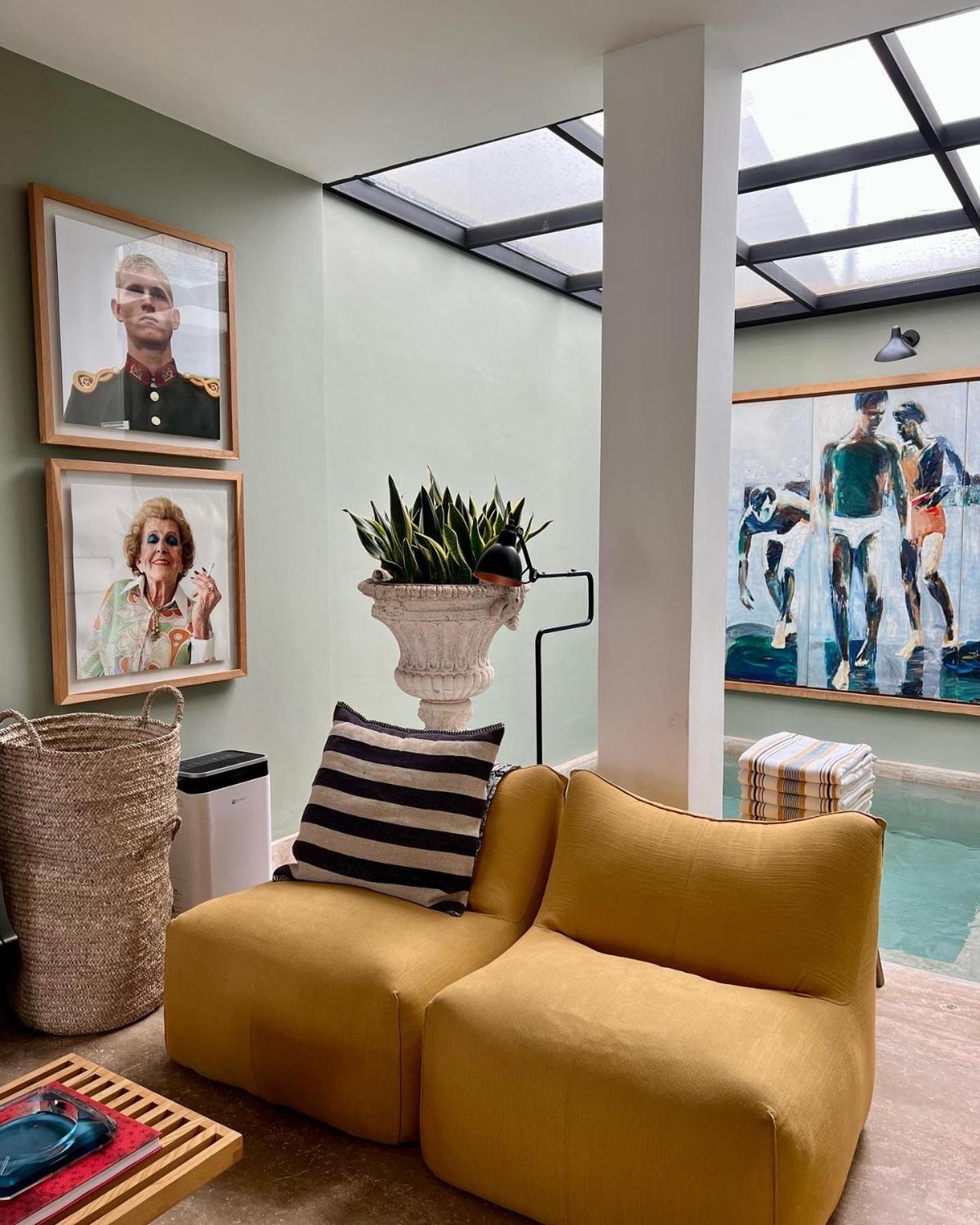 lounge
