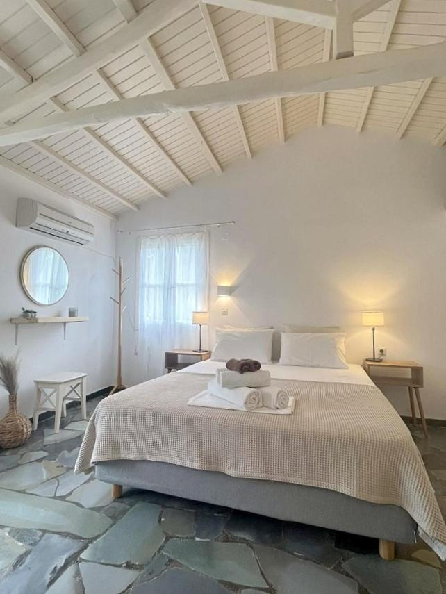 Lithea Villas and Studios by the Sea