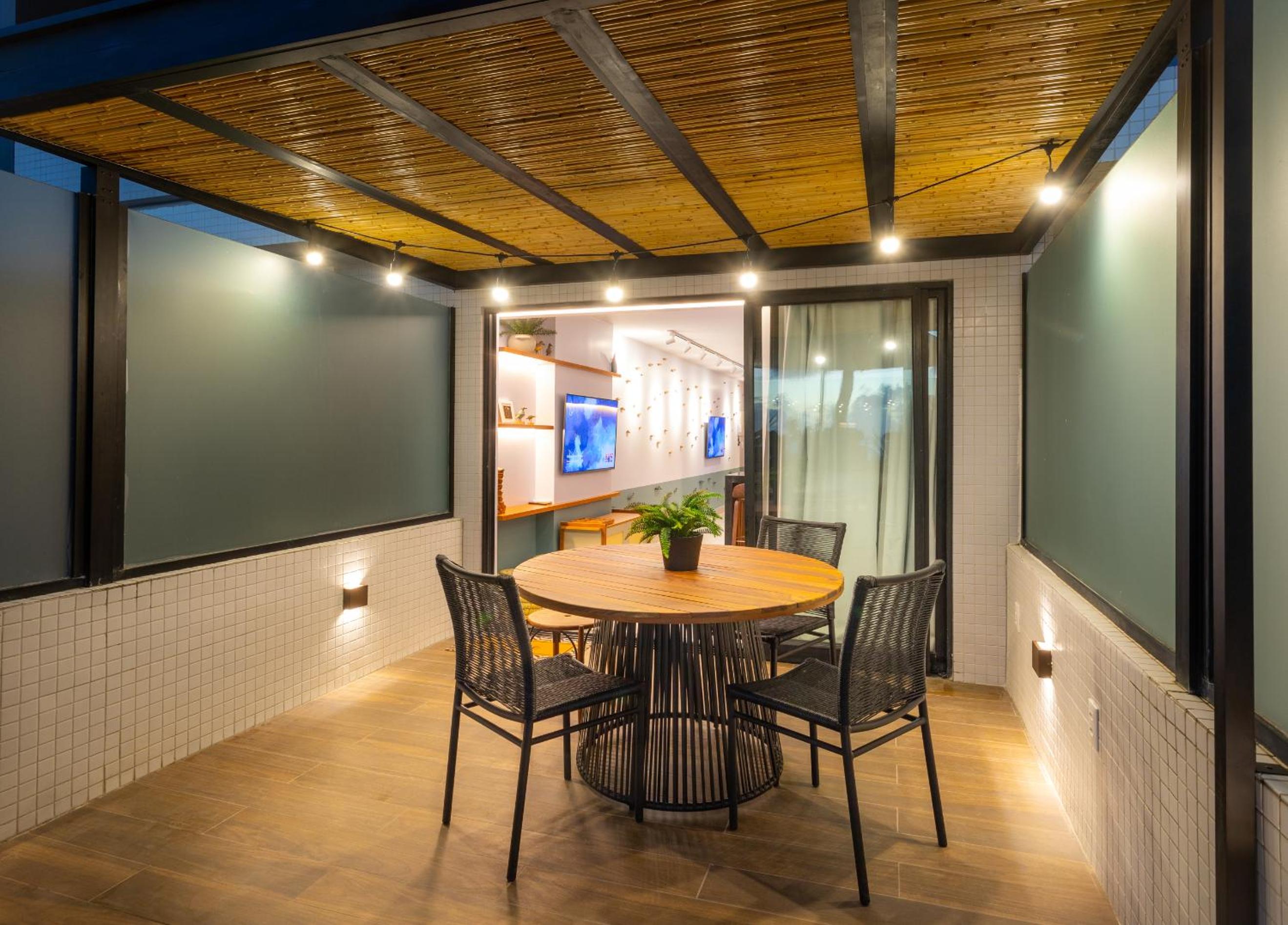 Loft com jacuzzi privativa frente mar do Bessa