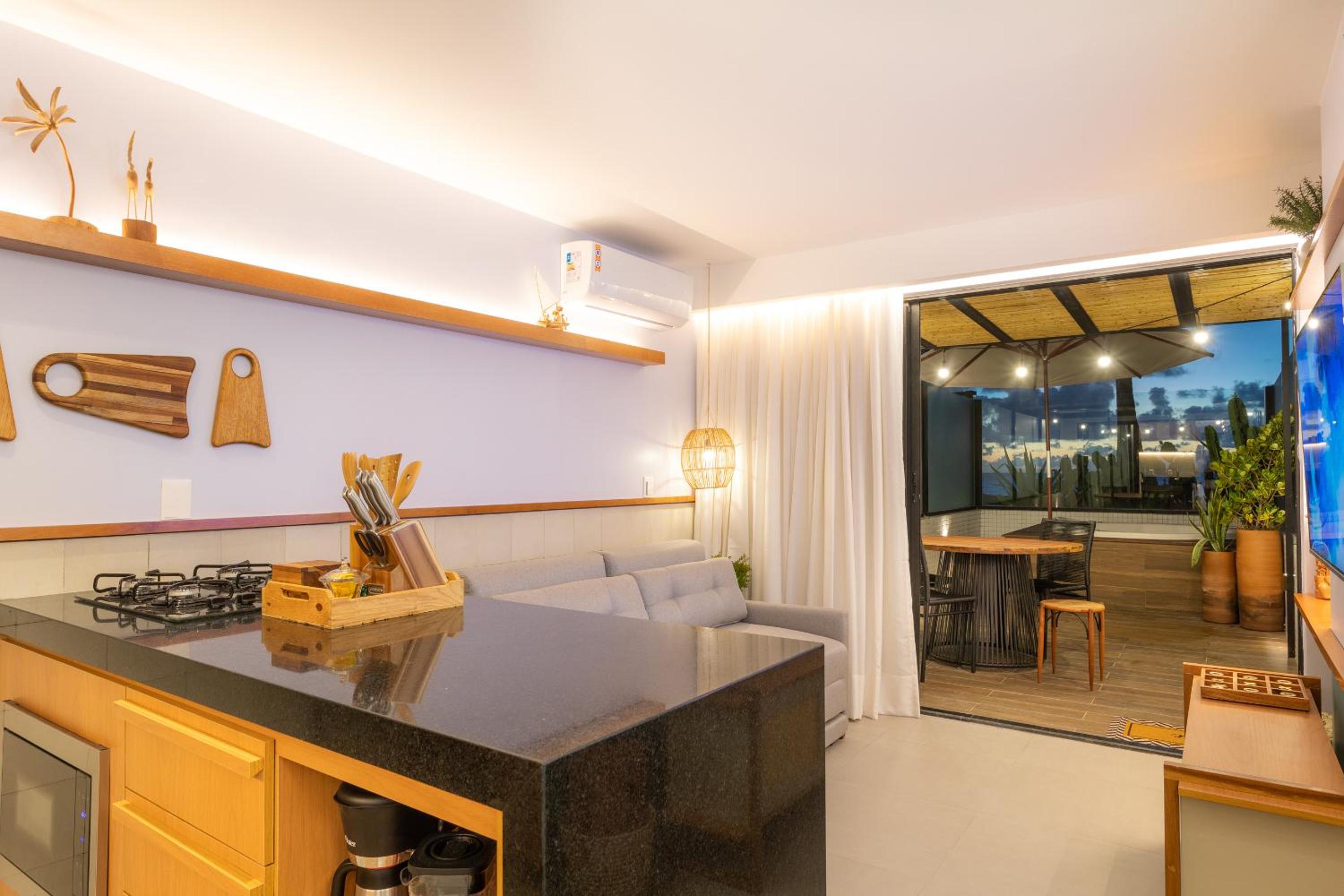 Loft com jacuzzi privativa frente mar do Bessa