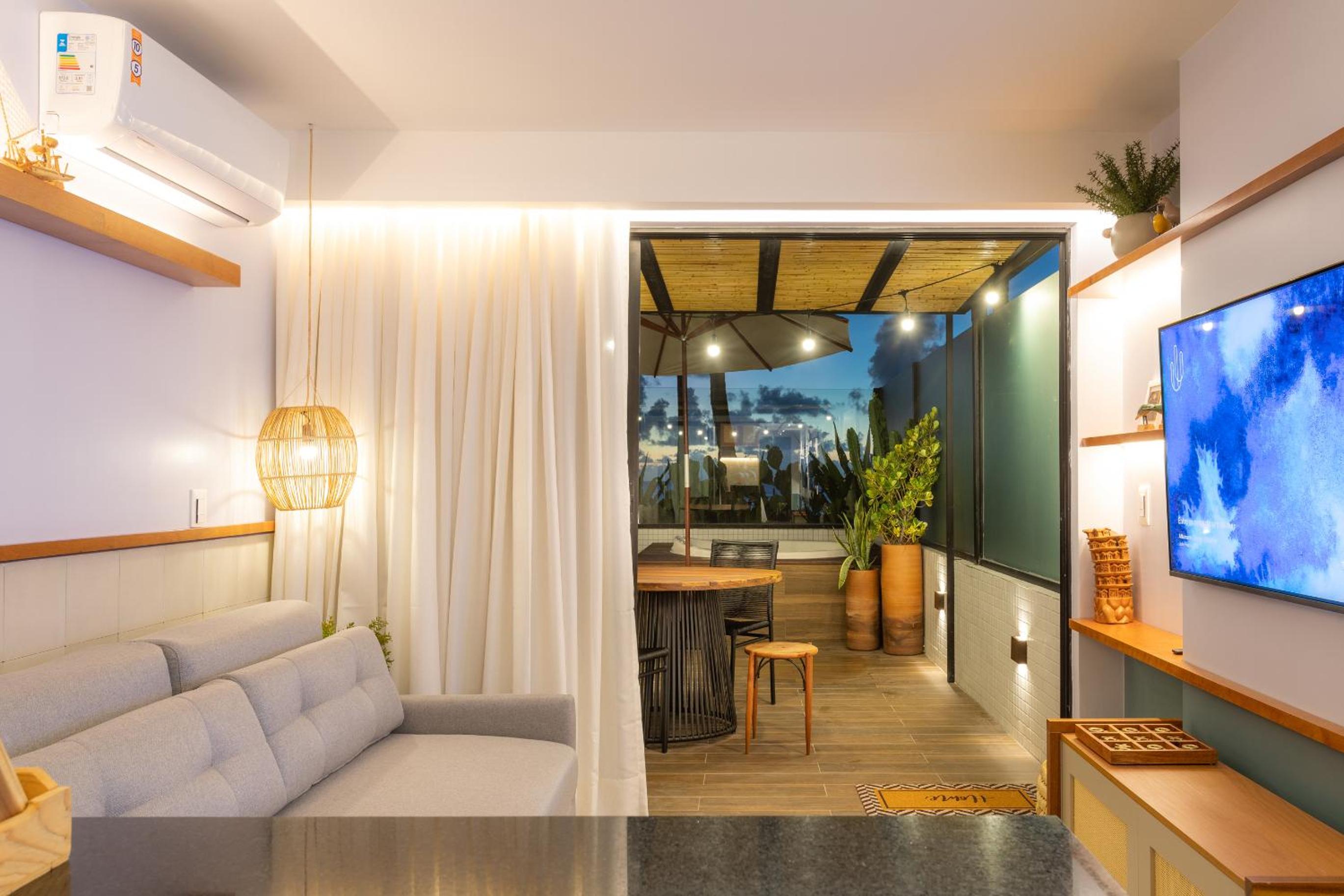 Loft com jacuzzi privativa frente mar do Bessa