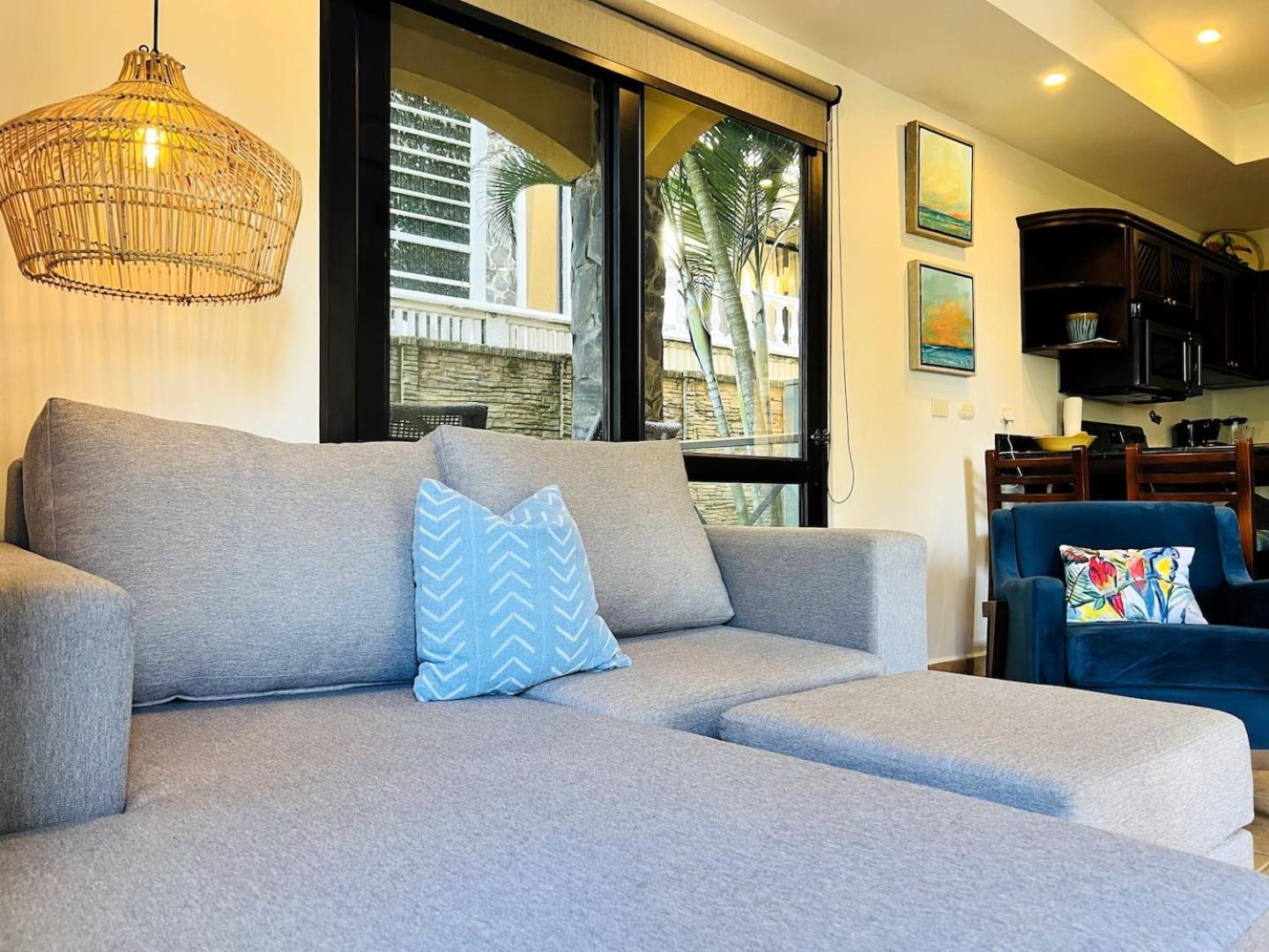 Direct Beach & Pool Access l 247 Security