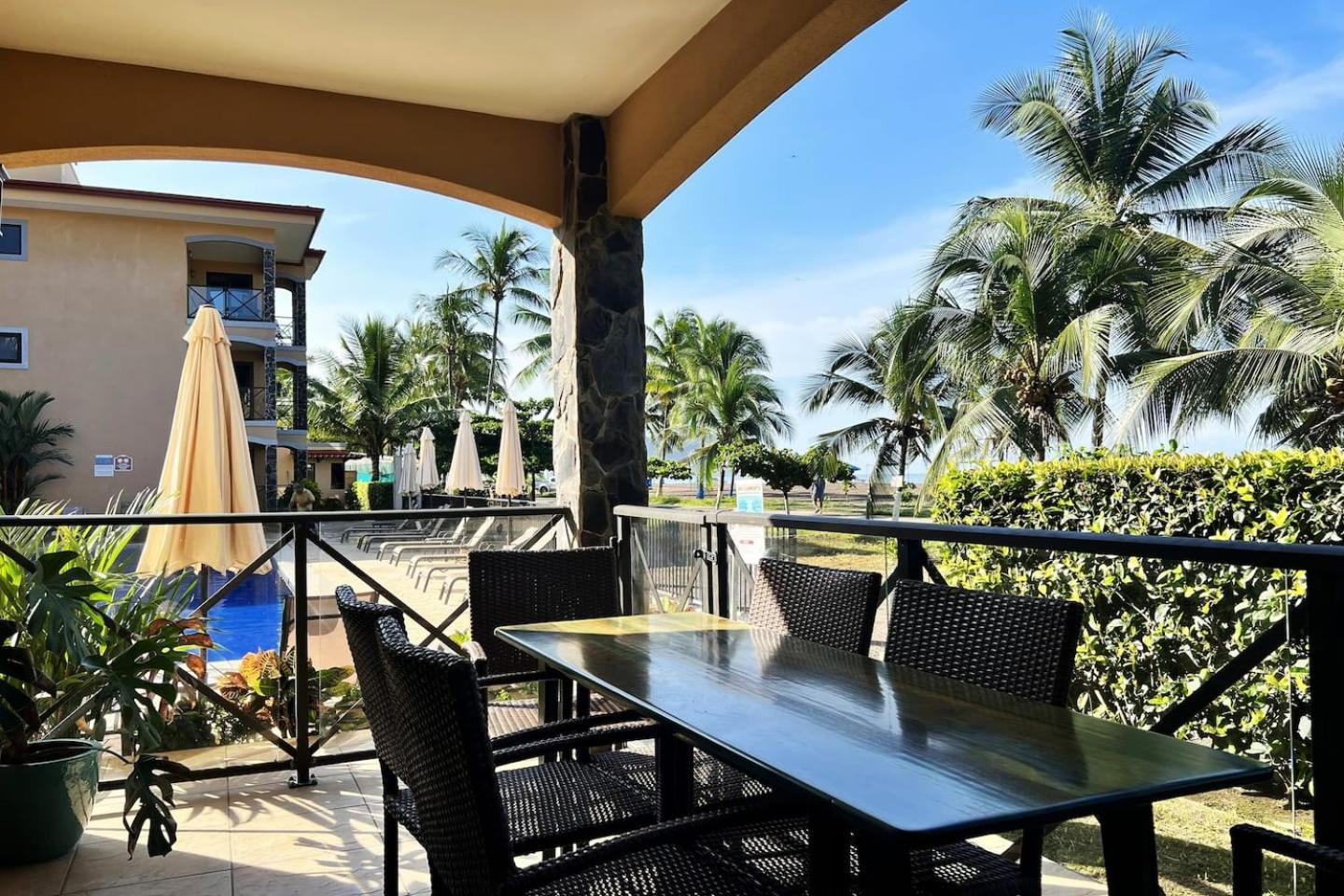 Direct Beach & Pool Access l 247 Security