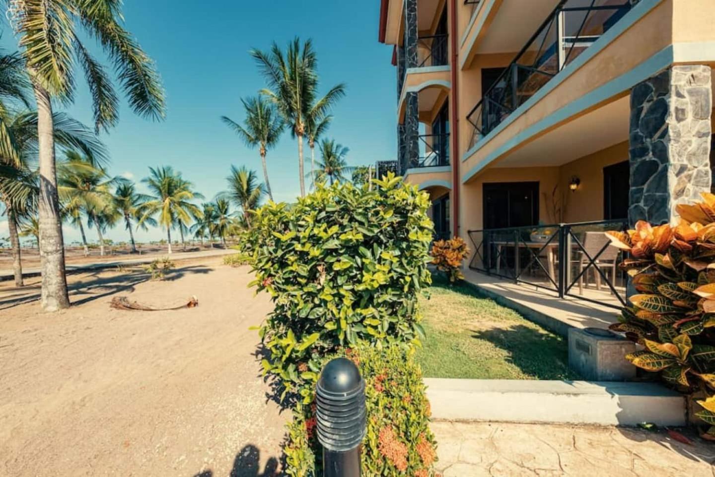 Direct Beach & Pool Access l 247 Security