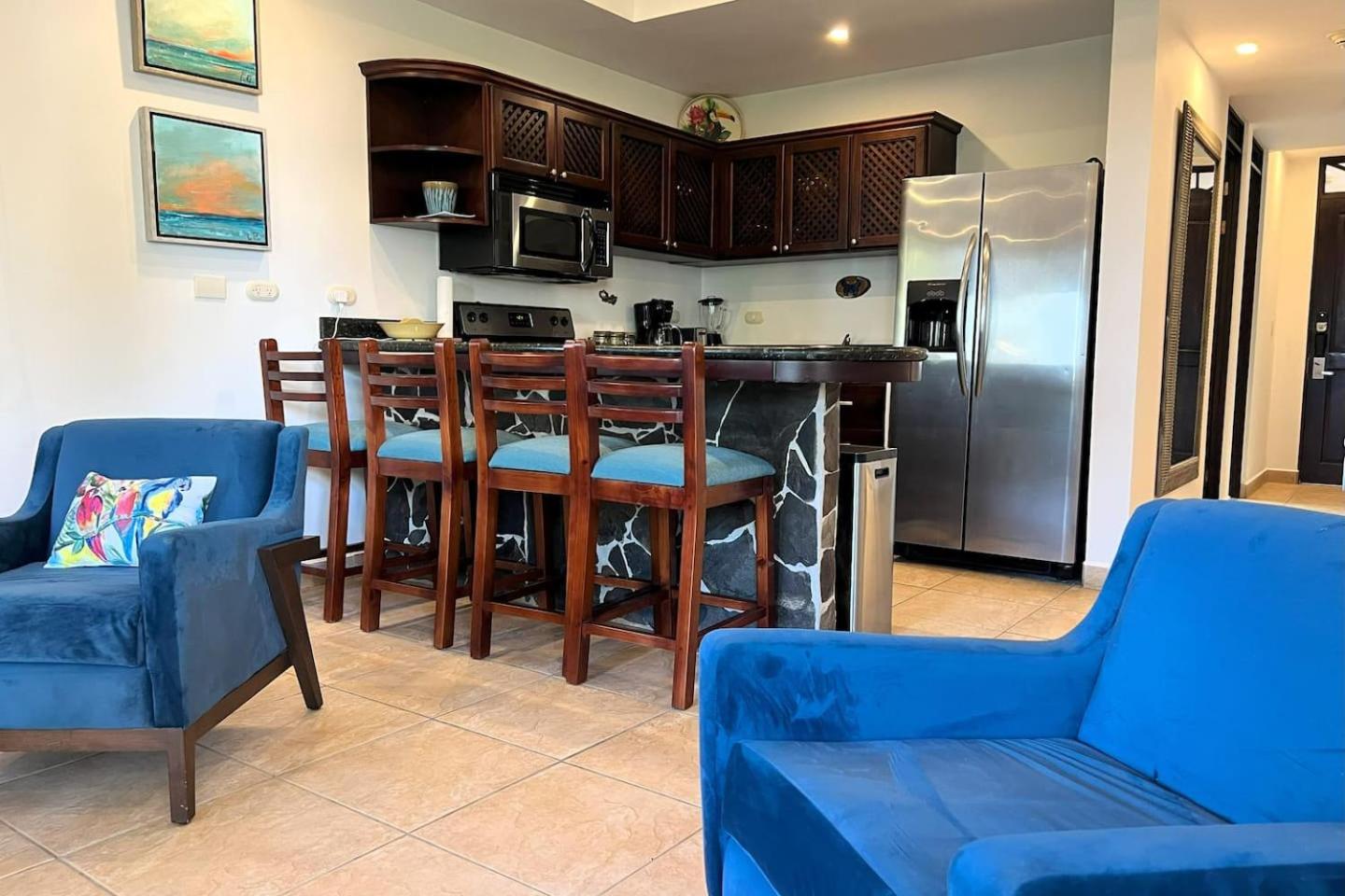 Direct Beach & Pool Access l 247 Security