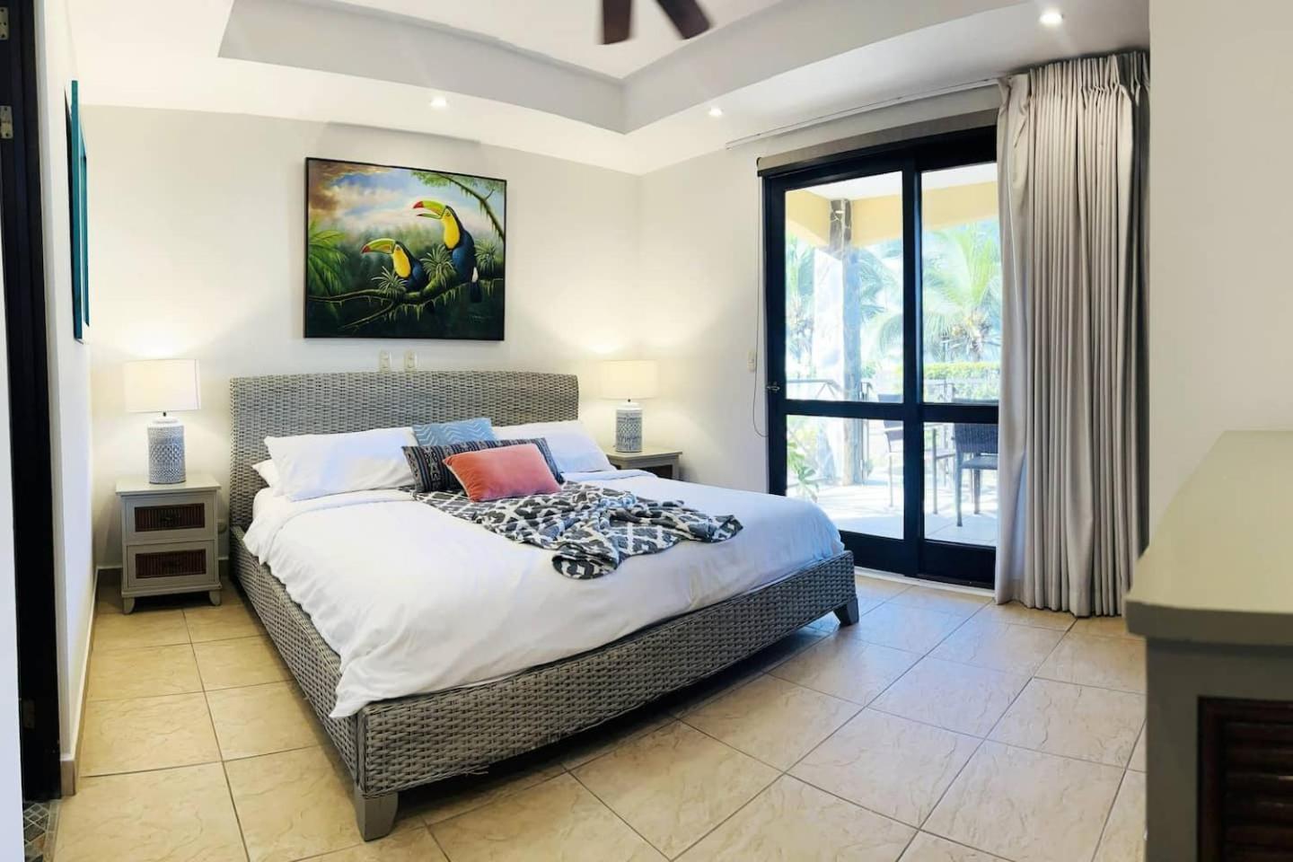 Direct Beach & Pool Access l 247 Security