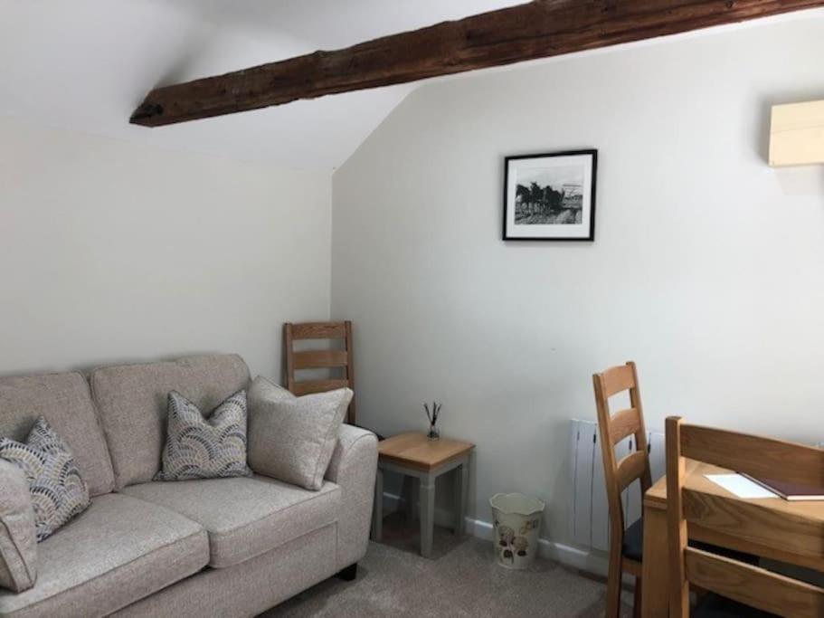 The Six Bells Barn, Preston St Mary, Suffolk. view 4