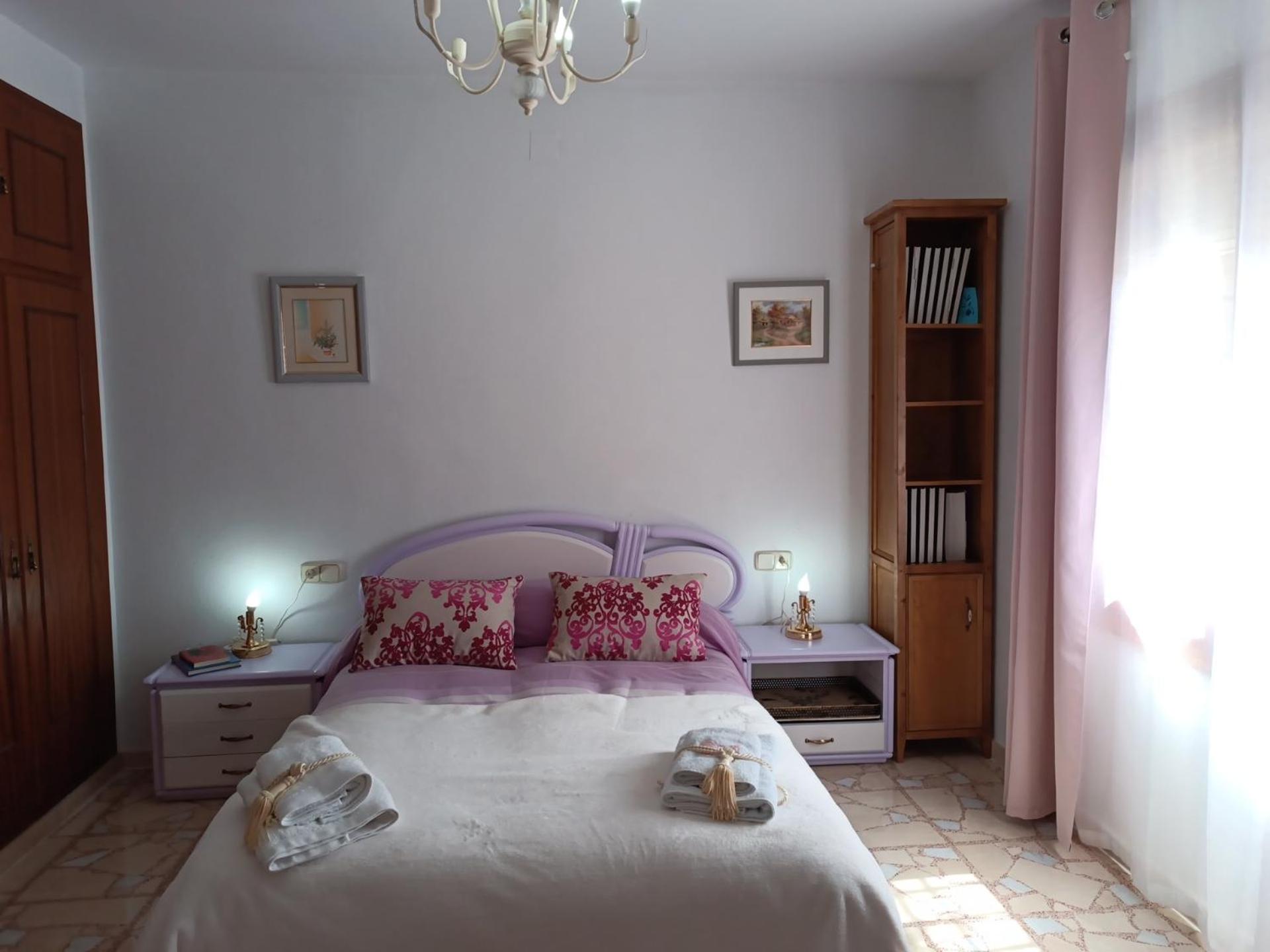 Agradable casa con zona de relax y aparcamiento