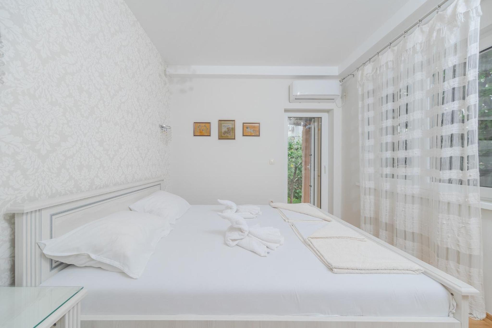 Markoni Apartments view 5