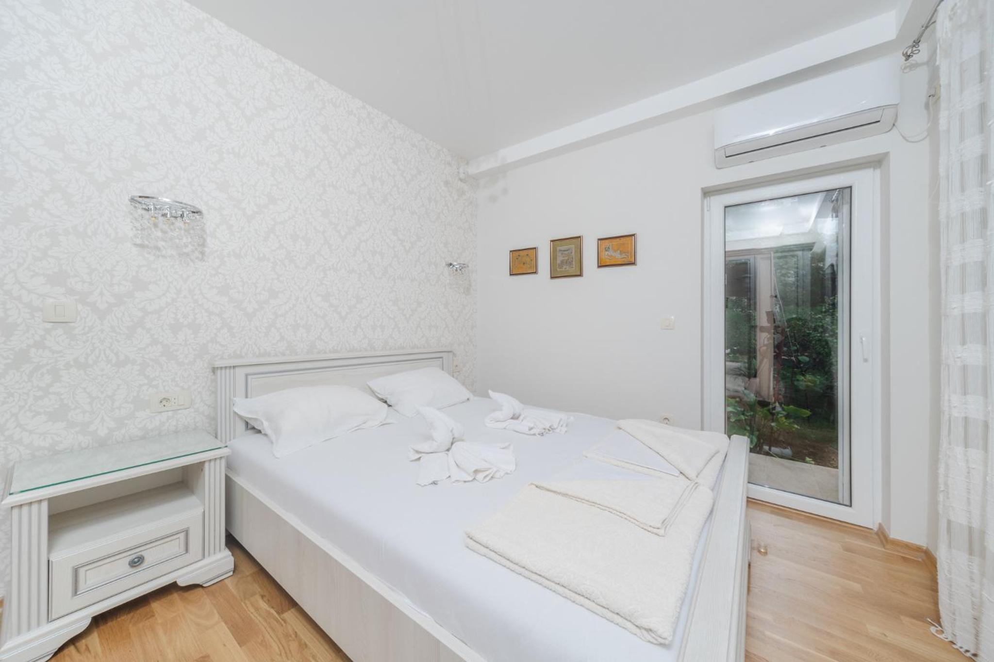 Markoni Apartments view 3