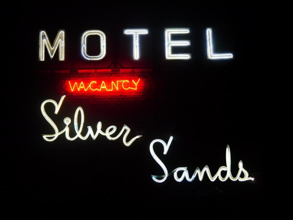 Ventura Vacations - Silver Sands Motel - Property Image 1