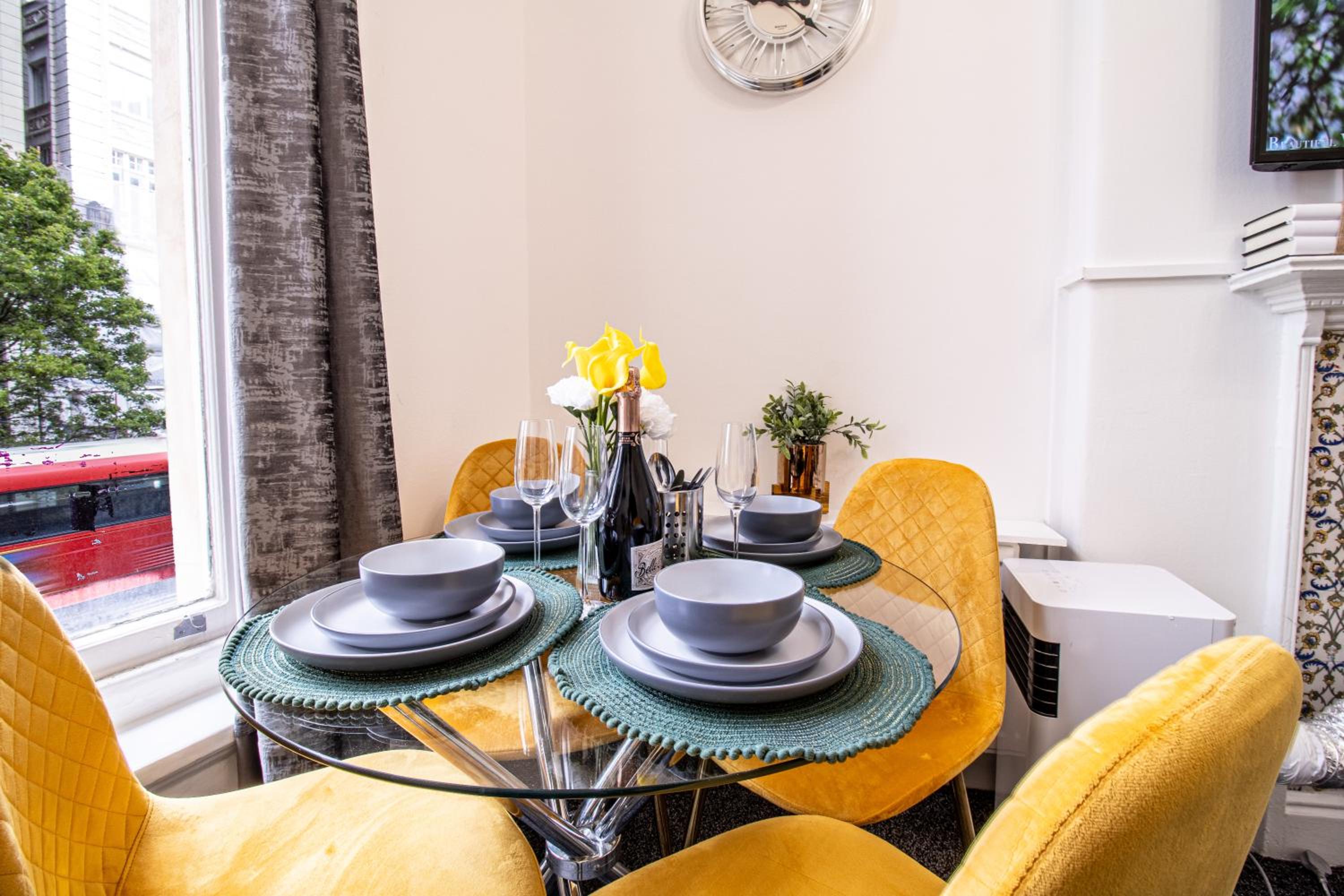 Luxurious Apartments on Oxford Street