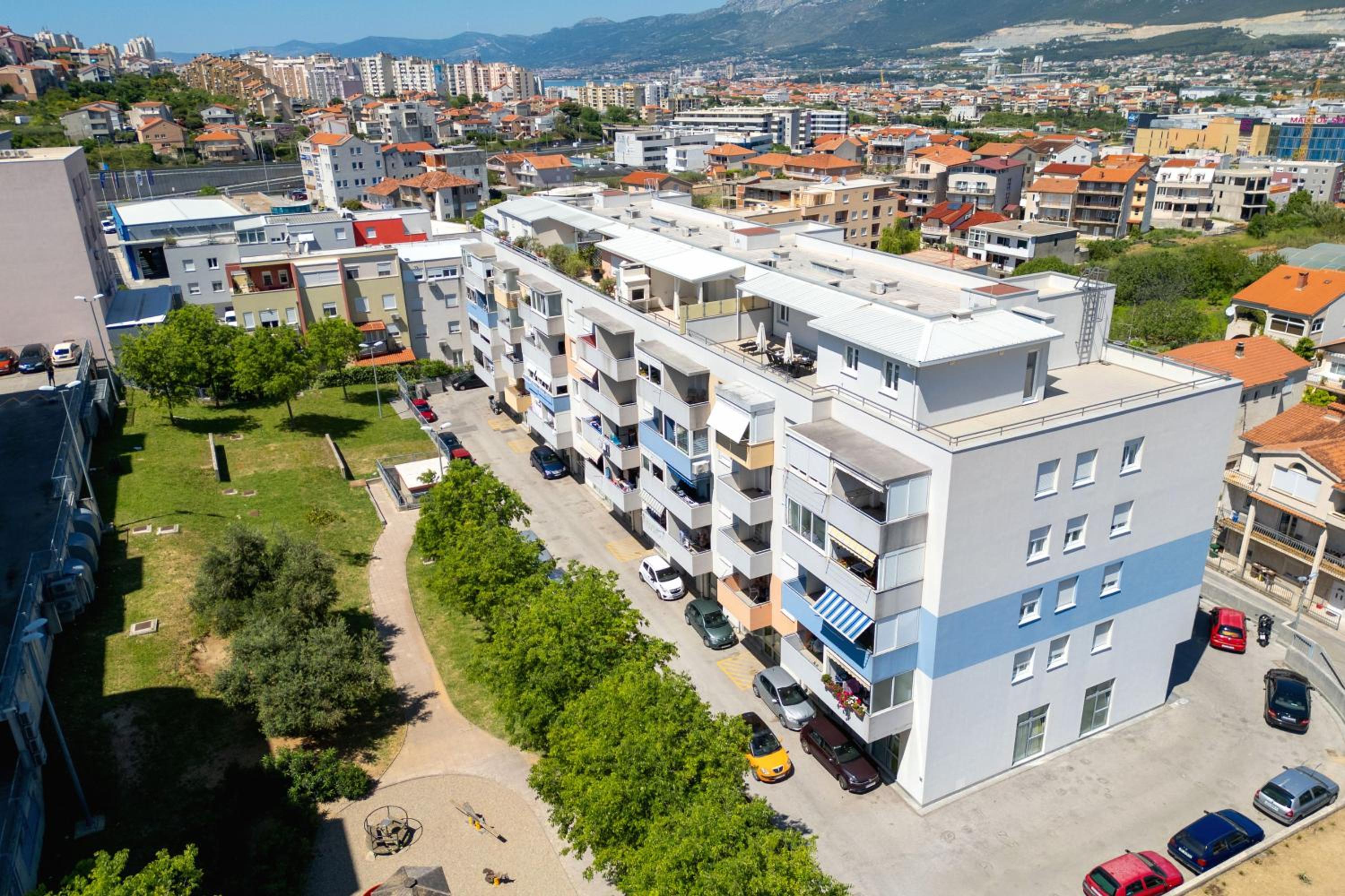 Rose Penthouse Apartment Split