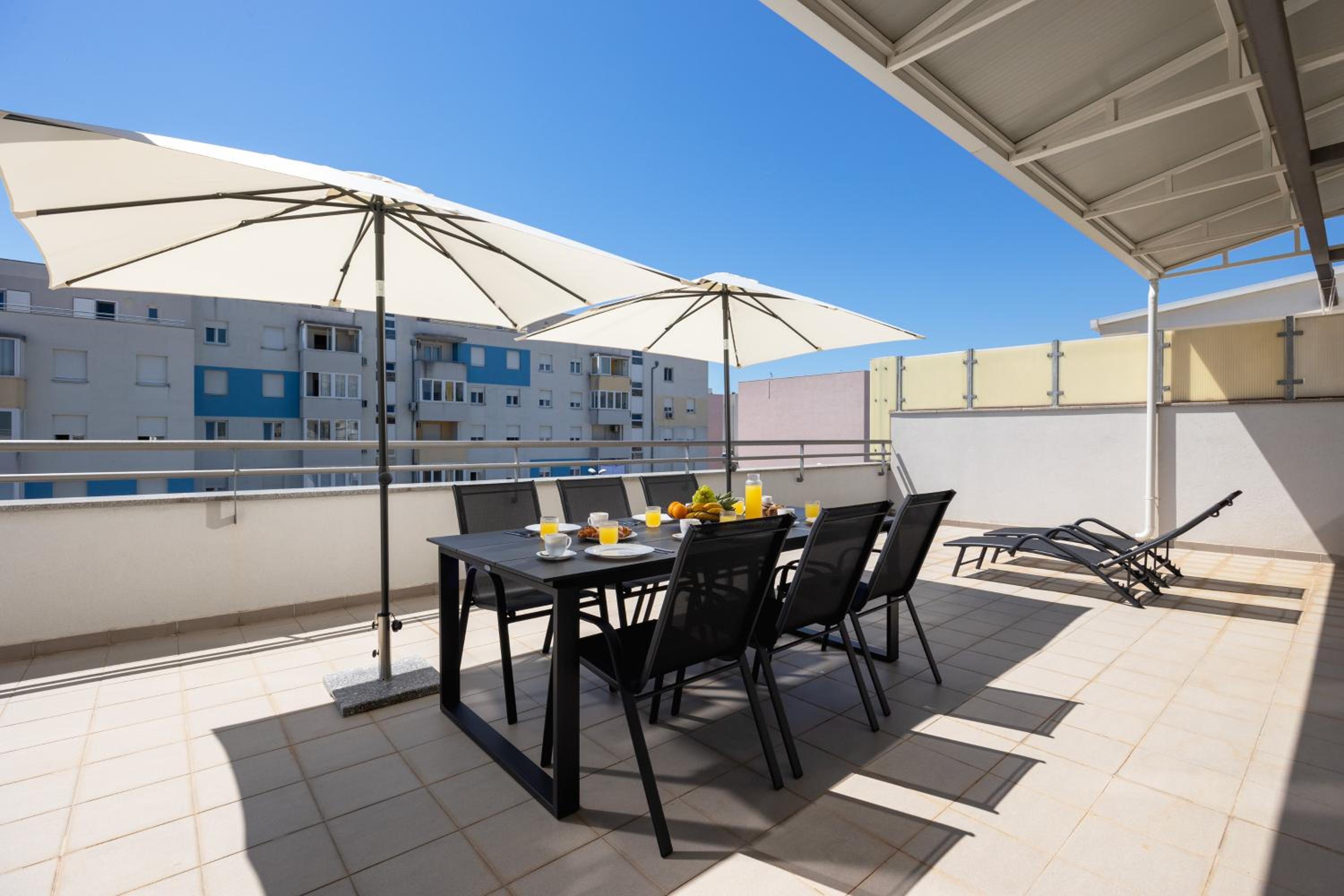 Rose Penthouse Apartment Split