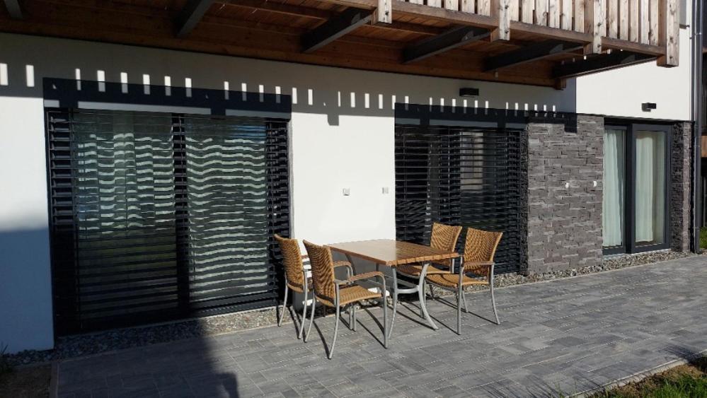 Lipno Apartments BERGMAX, Ski Areál Lipno 16min dojezd - Resort Malé Lipno s terasou a zahrádkou, parking free