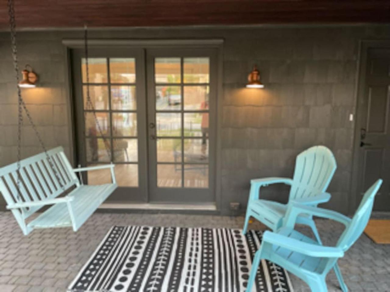 Entire Home for families in Kansas City view 5