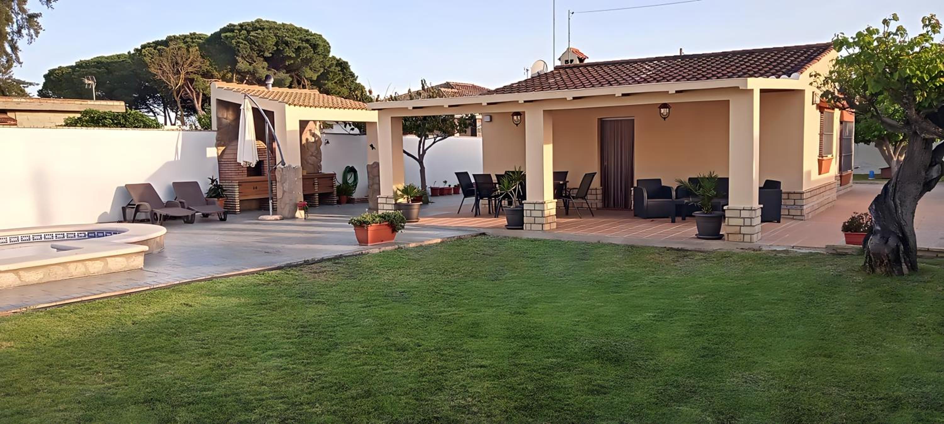 Chalet con piscina privada en Chiclana photo 5