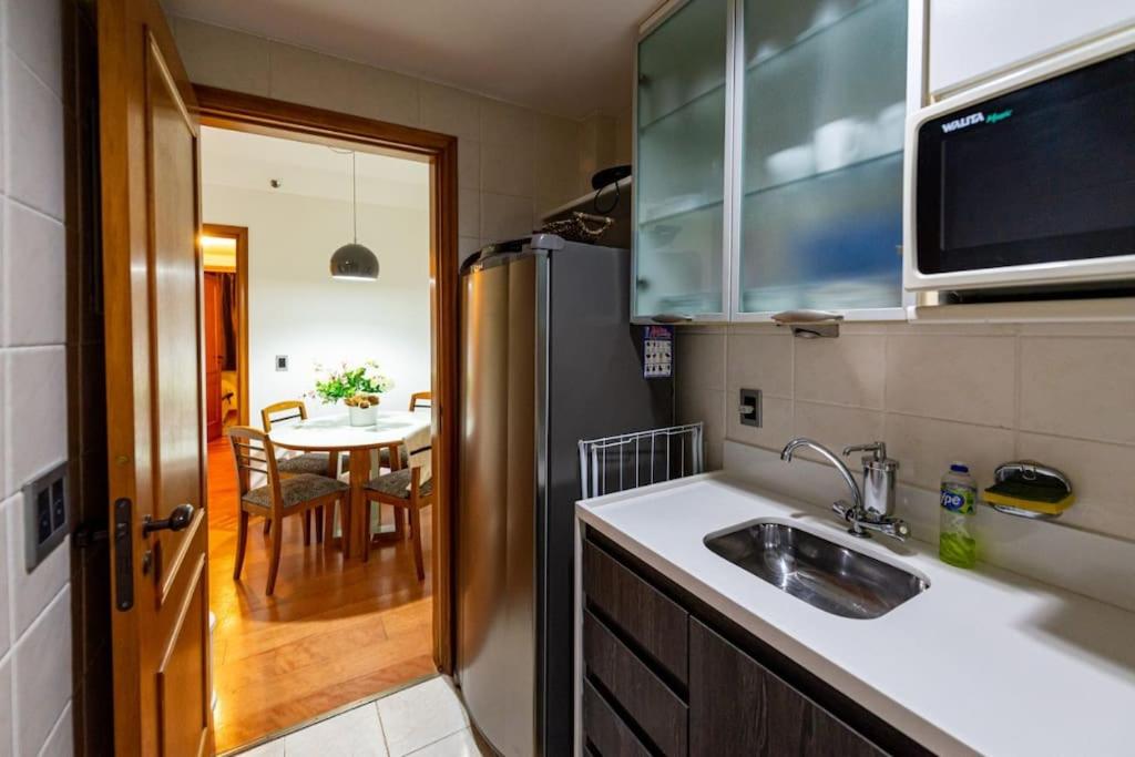 Elegant apt Ipanema by the Beach