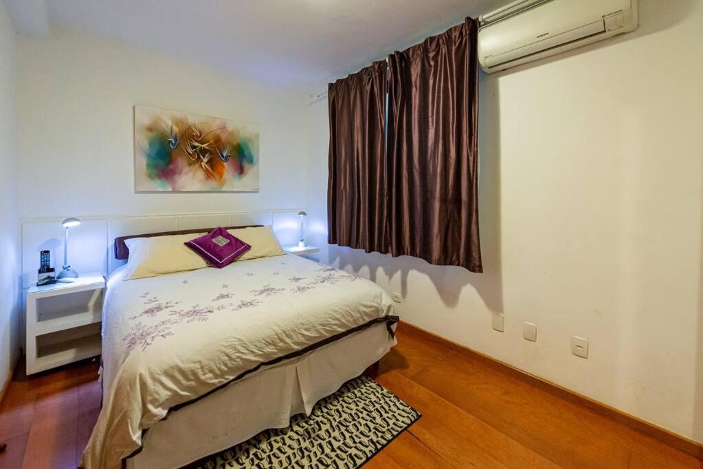 Elegant apt Ipanema by the Beach
