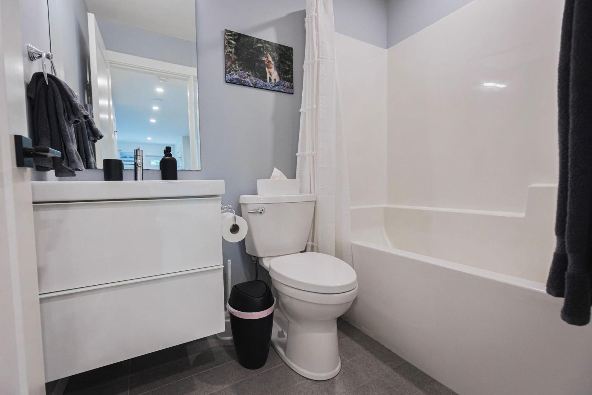 Float West Guest Suite