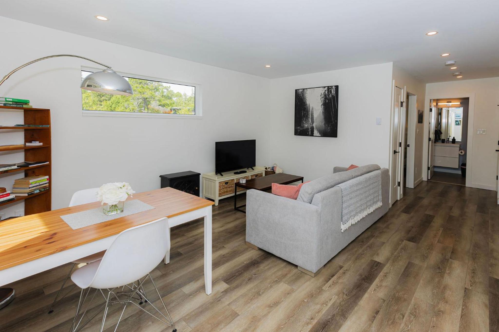 Float West Guest Suite
